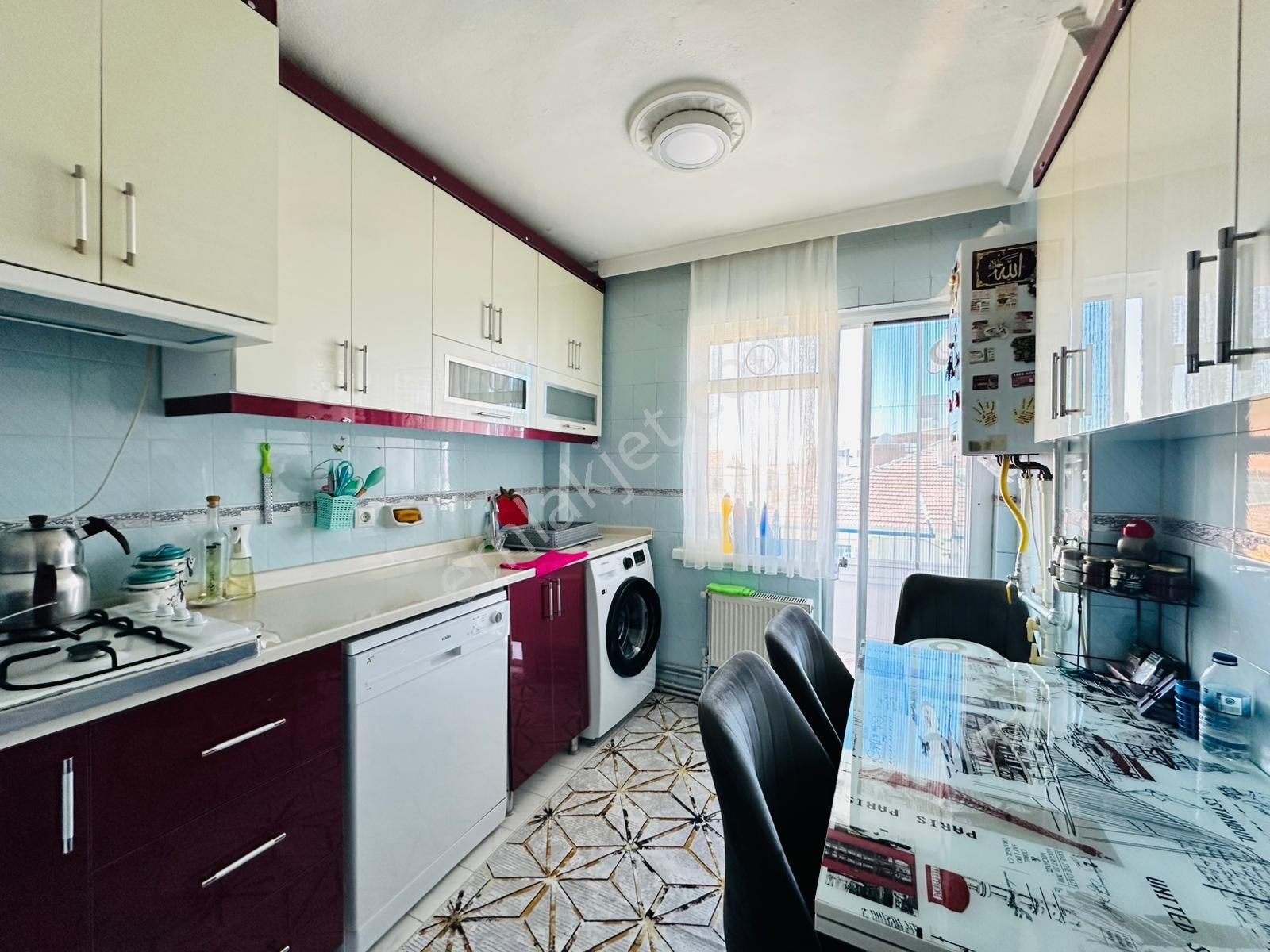 Kalecik Emlak'tan 3.kat'da Masrafsız Çift Balkonlu 3+1 Daire - Görsel 5