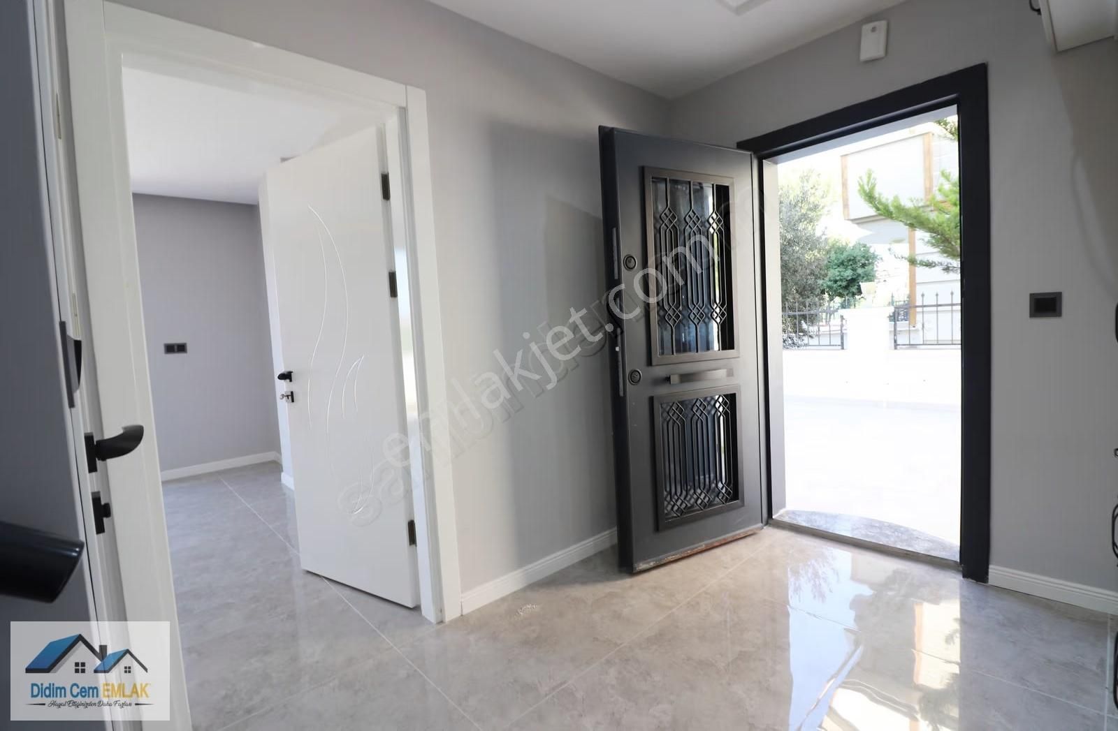 5+1 Ayrı Mutfak Satılık Bahçeli Müstakil Villa - Görsel 4