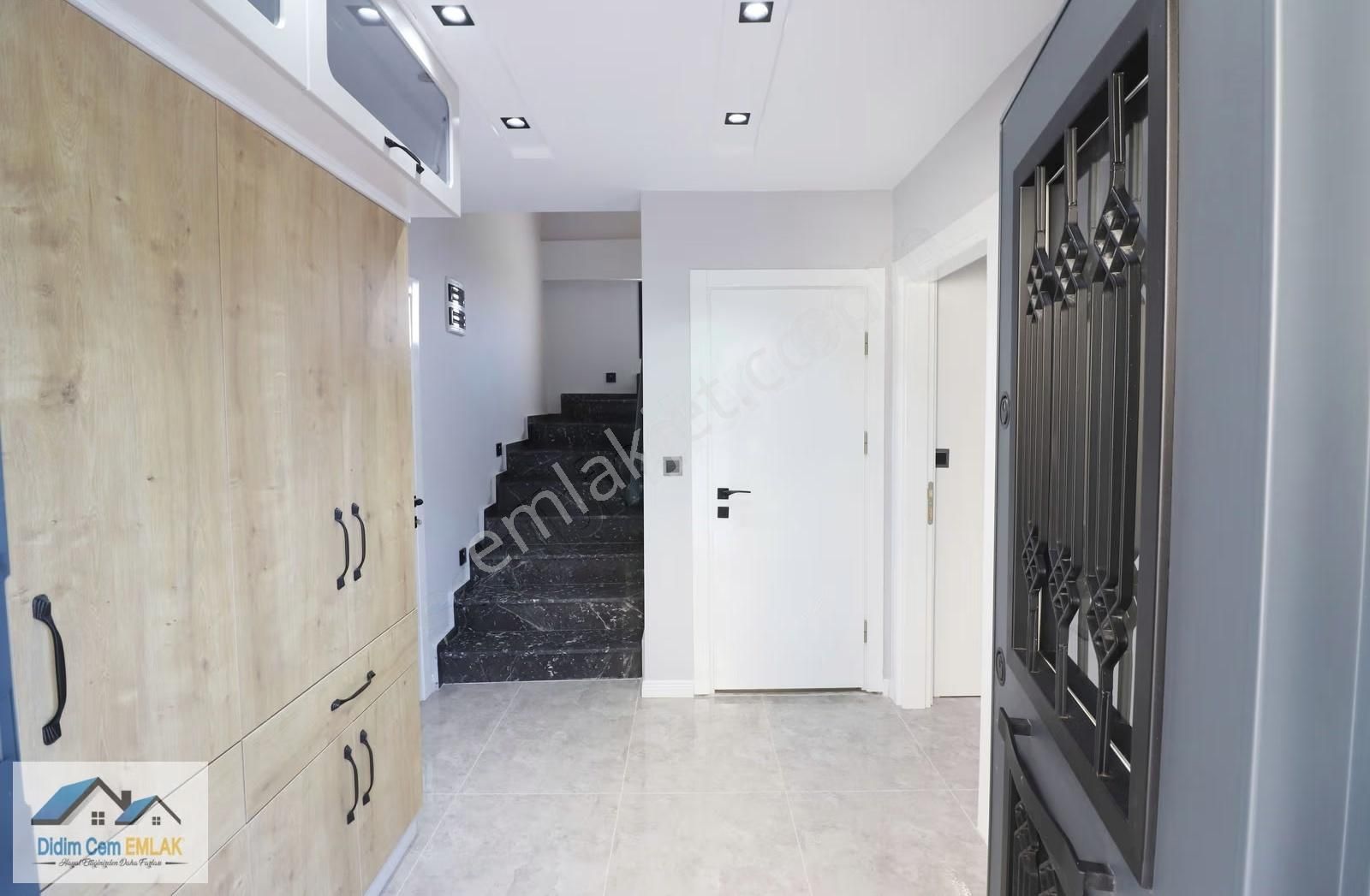 5+1 Ayrı Mutfak Satılık Bahçeli Müstakil Villa - Görsel 22