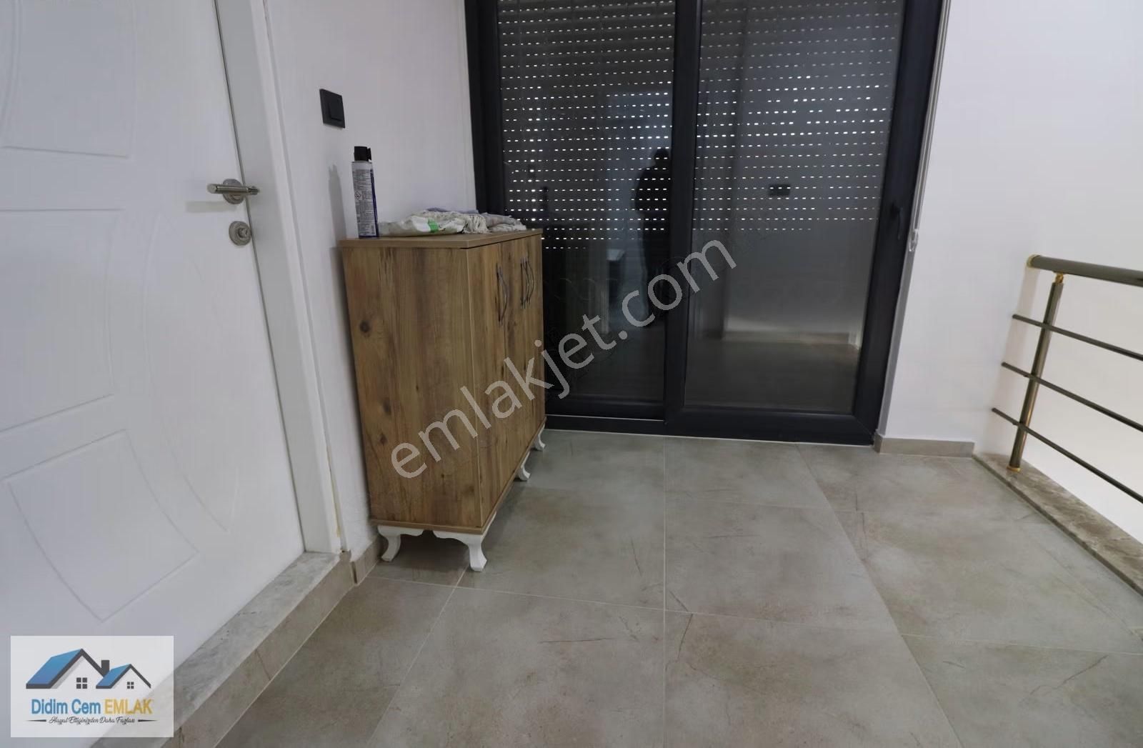 Denize 100 Metre Müstakil Girişli Satılık 3+1 Triplex Villa - Görsel 16