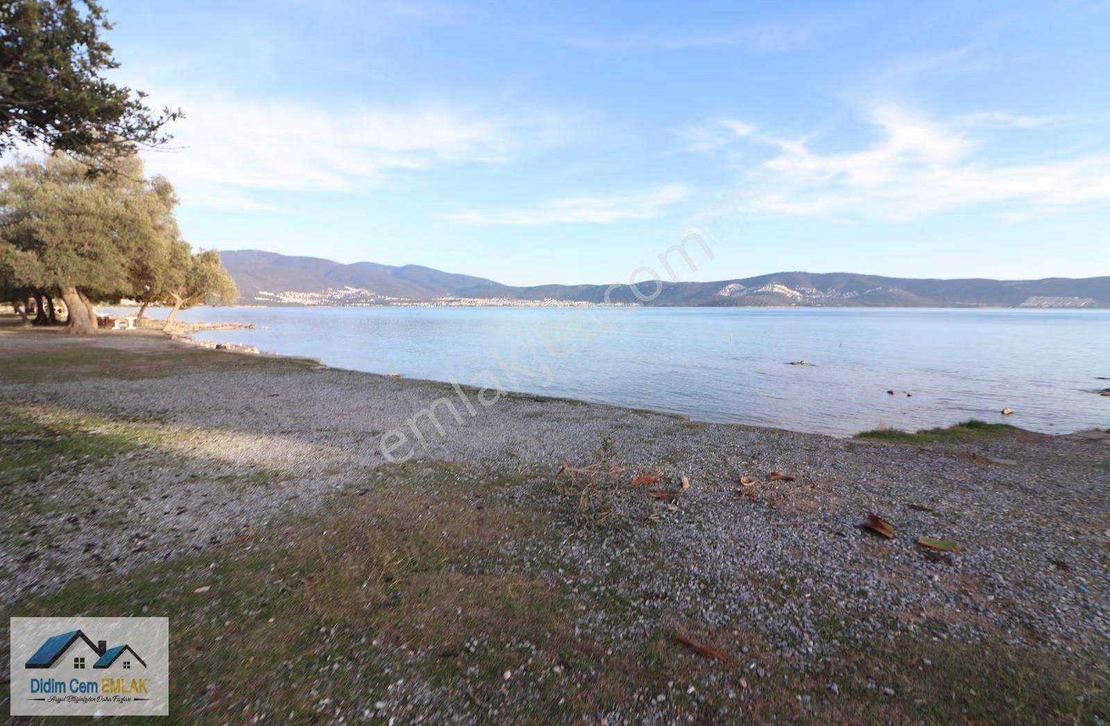 Denize 100 Metre Müstakil Girişli Satılık 3+1 Triplex Villa