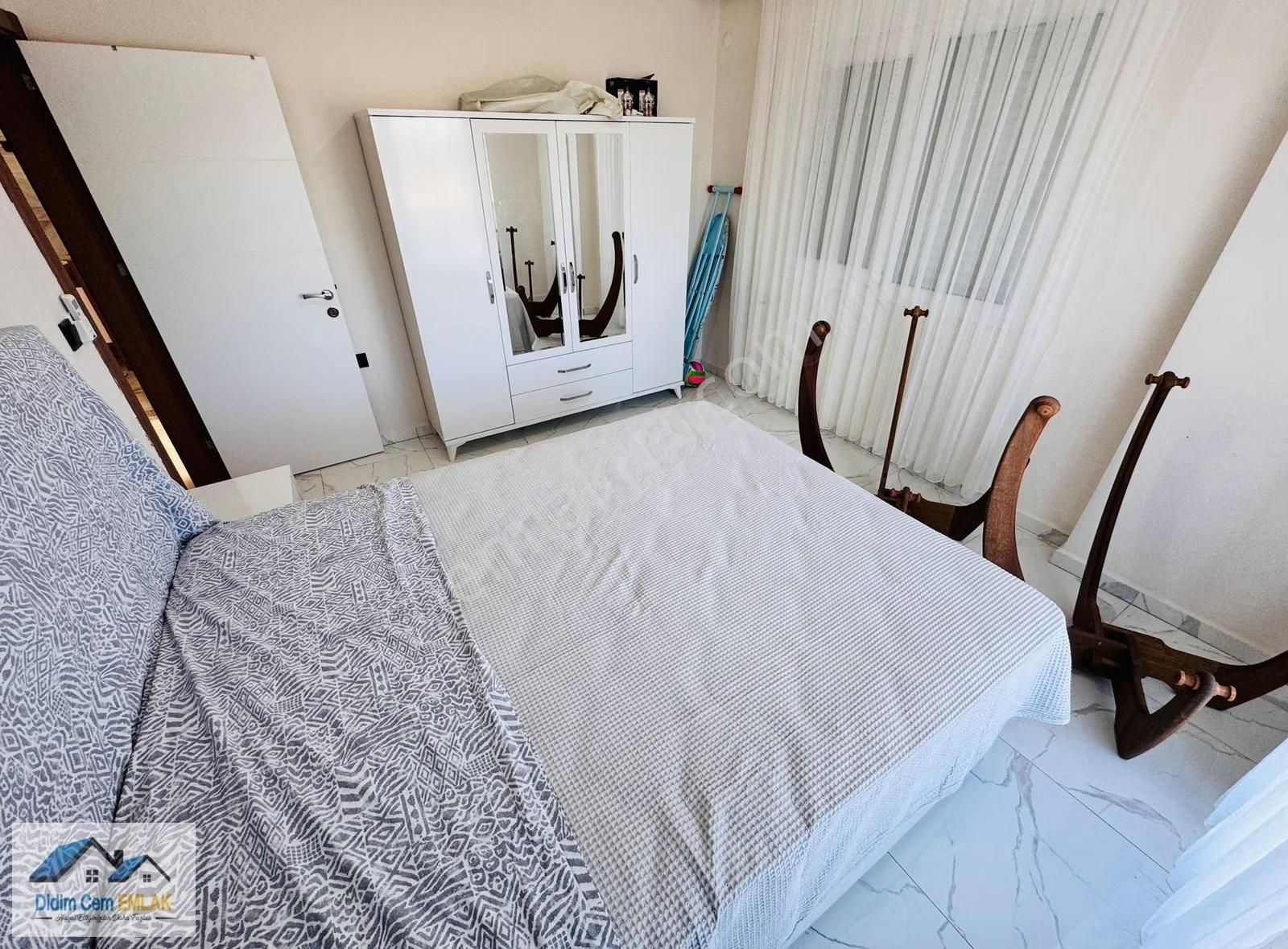 Havuzlu Lüks Ve Elit Sitede Müstakil Bahçeli 3+1 Dubleks Villa! - Görsel 17