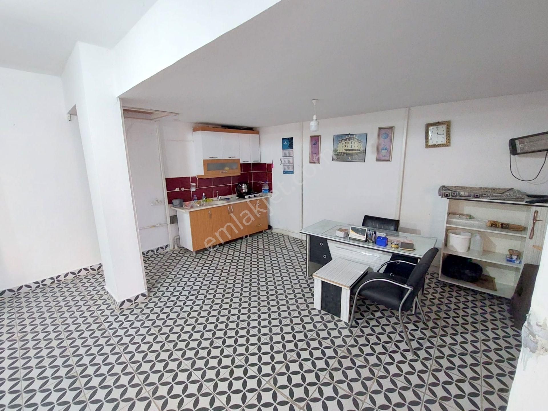 Gültepe'de, Yeni Hastane Arkasında 75 M2 + 65 M2 Dükkan! - Görsel 2