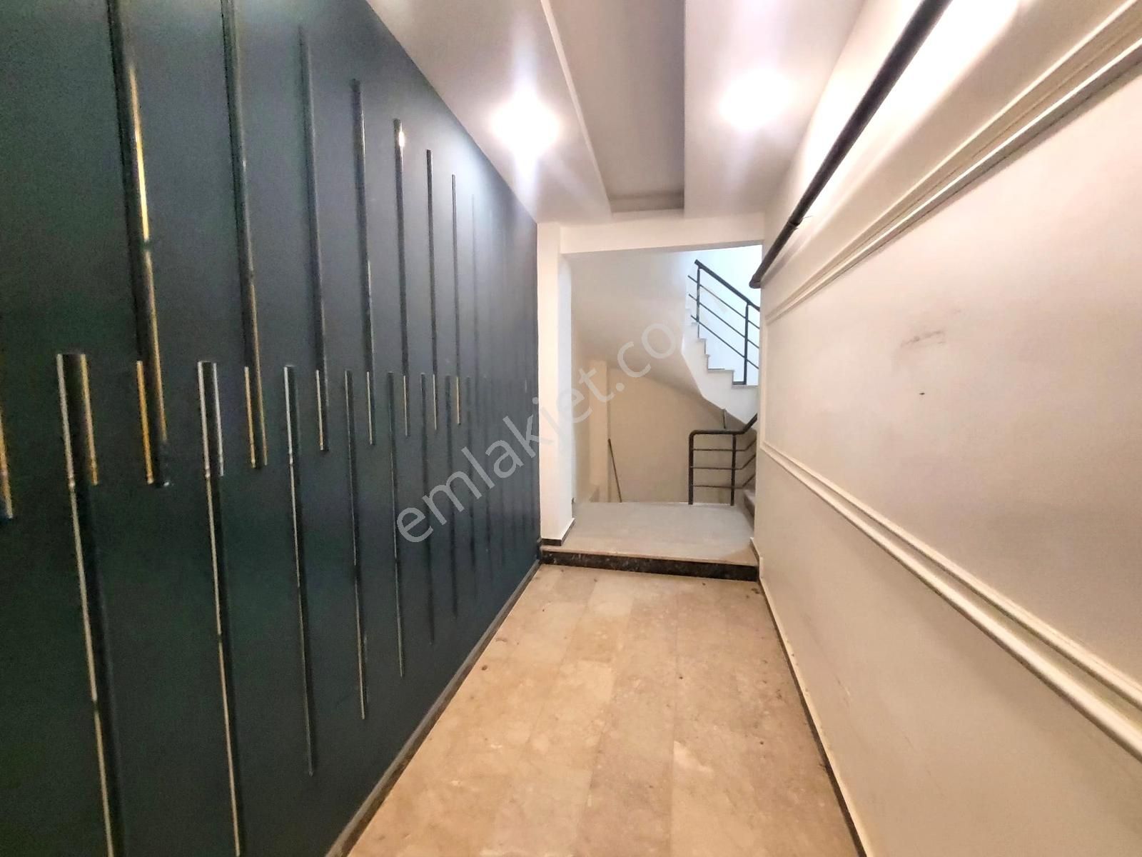 Edremit Camivasat Mah. Üçgen Park Mevkii 2+1 Ön Cephe Daire - Görsel 23