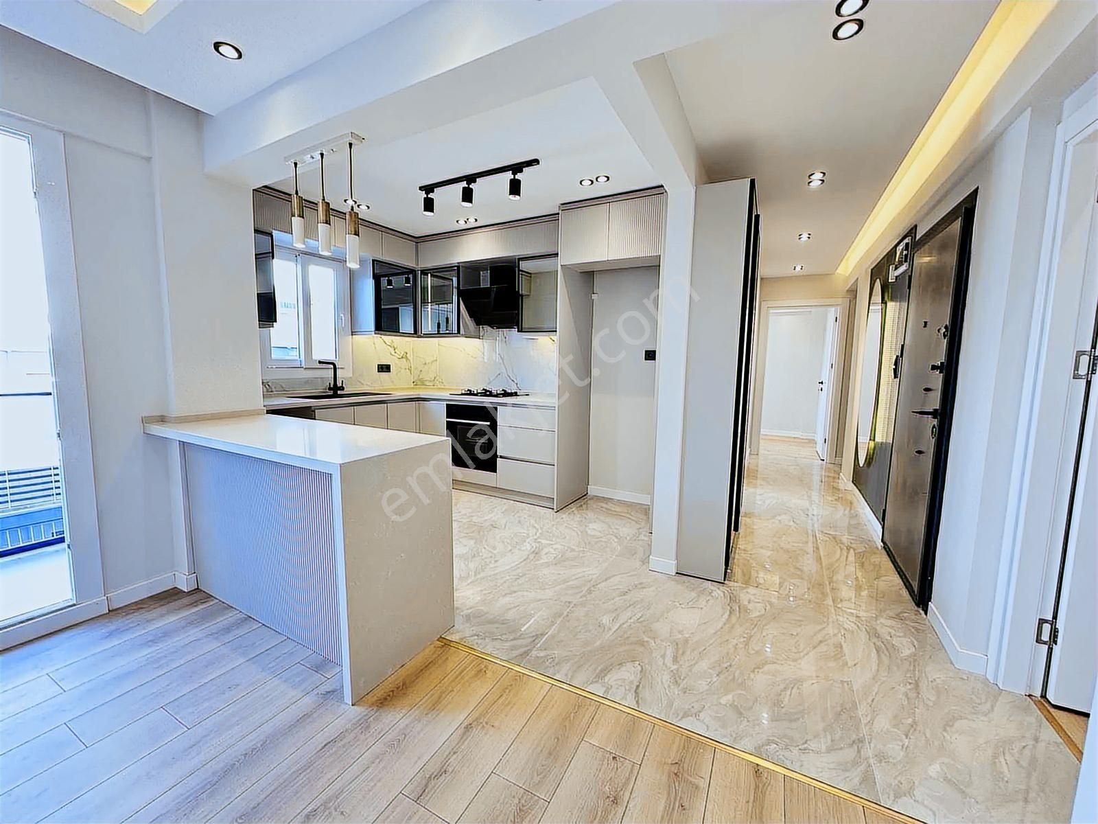 Balçova Çınar Sokak'ta 3+1 110 M2 Ultra Lüx Daire - Görsel 3