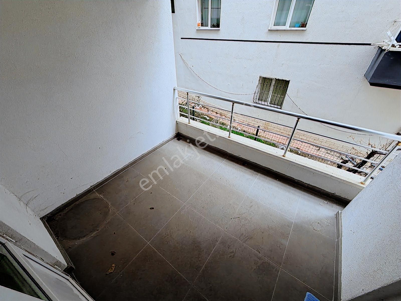 Keçiören De 3+1 Kat Konumlu Teras Balkonlu Cadde Yakını Daire - Görsel 28