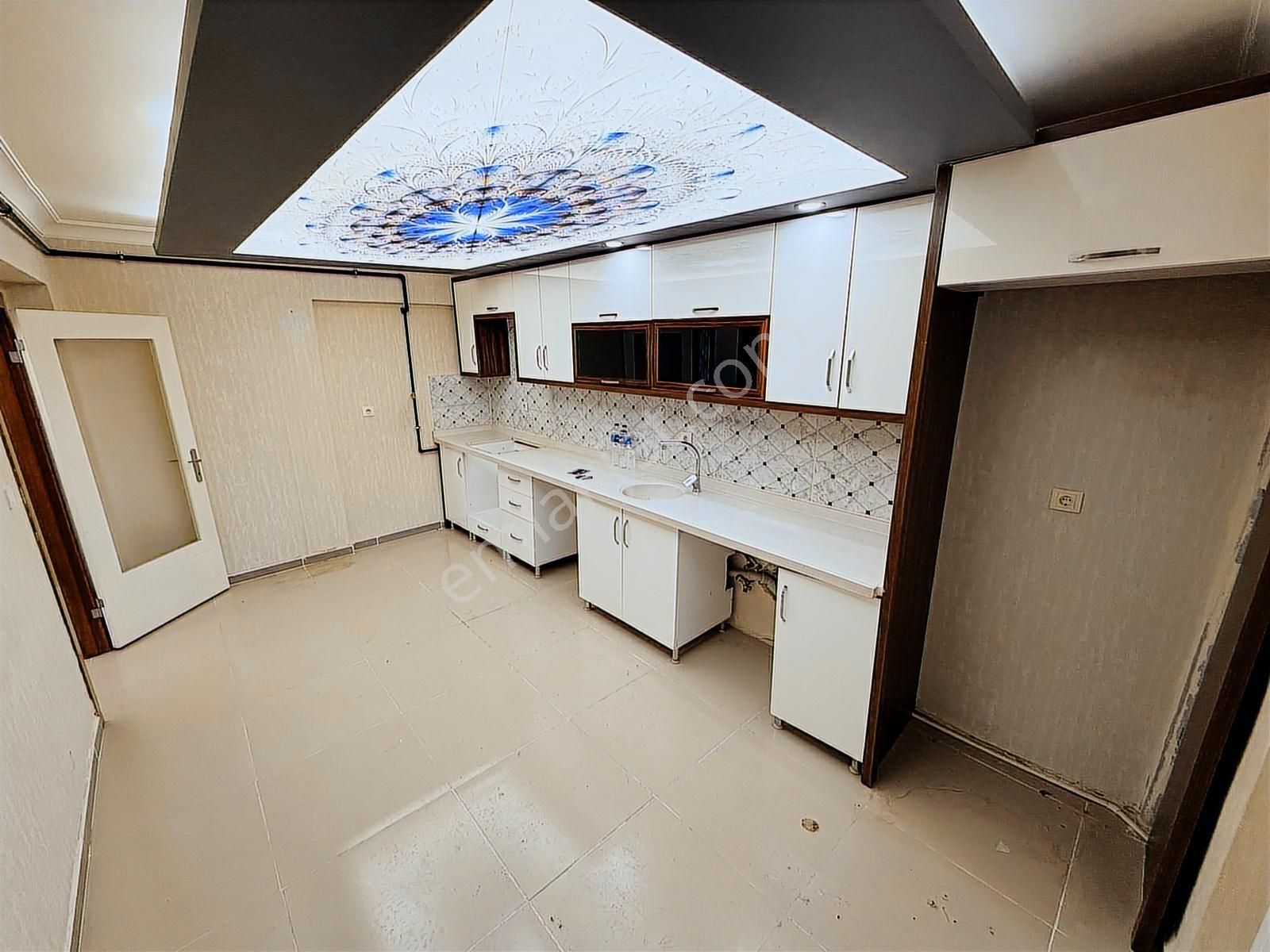 Keçiören De 3+1 Kat Konumlu Teras Balkonlu Cadde Yakını Daire - Görsel 4