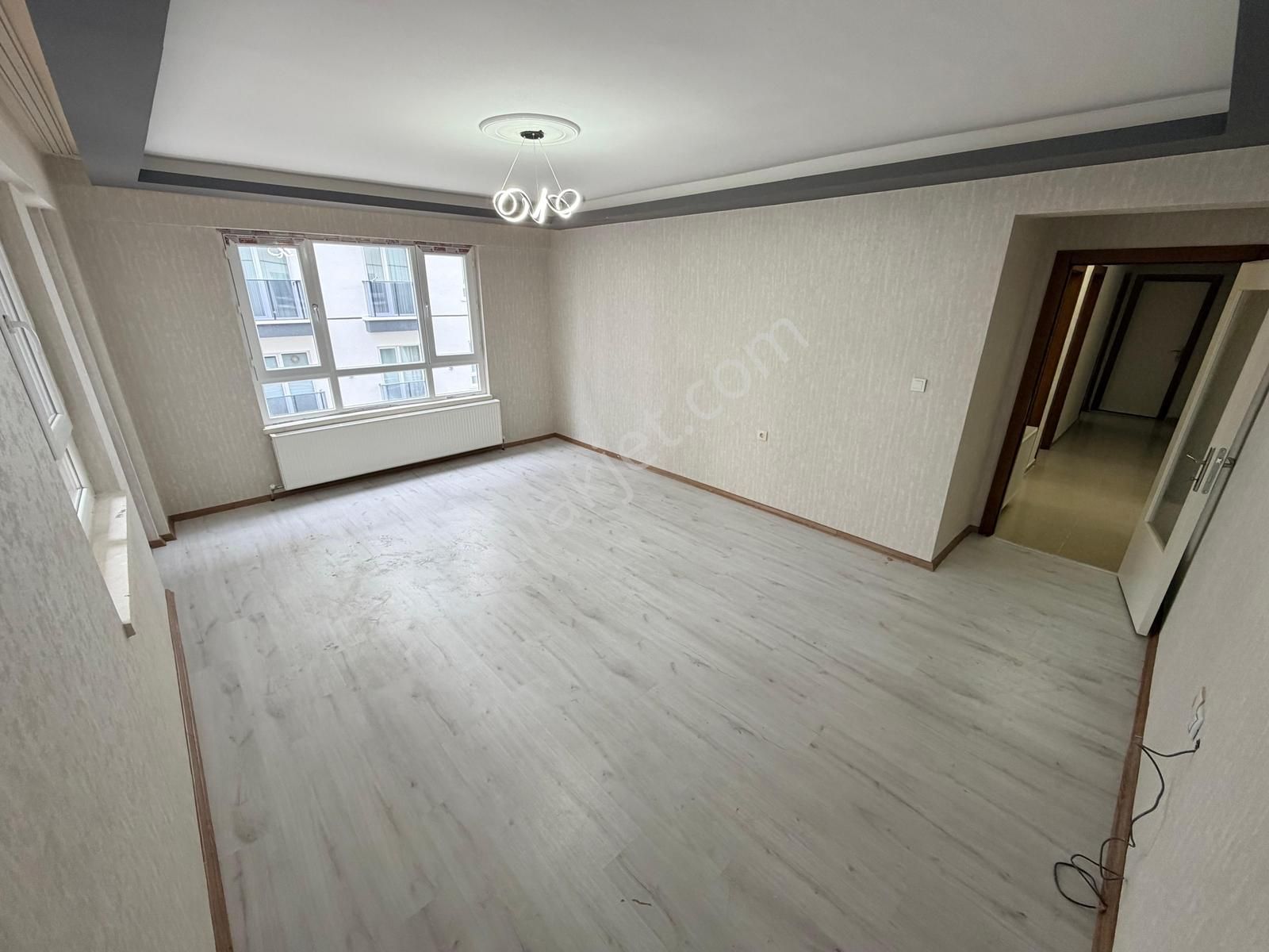 Keçiören De 3+1 Kat Konumlu Teras Balkonlu Cadde Yakını Daire - Görsel 31