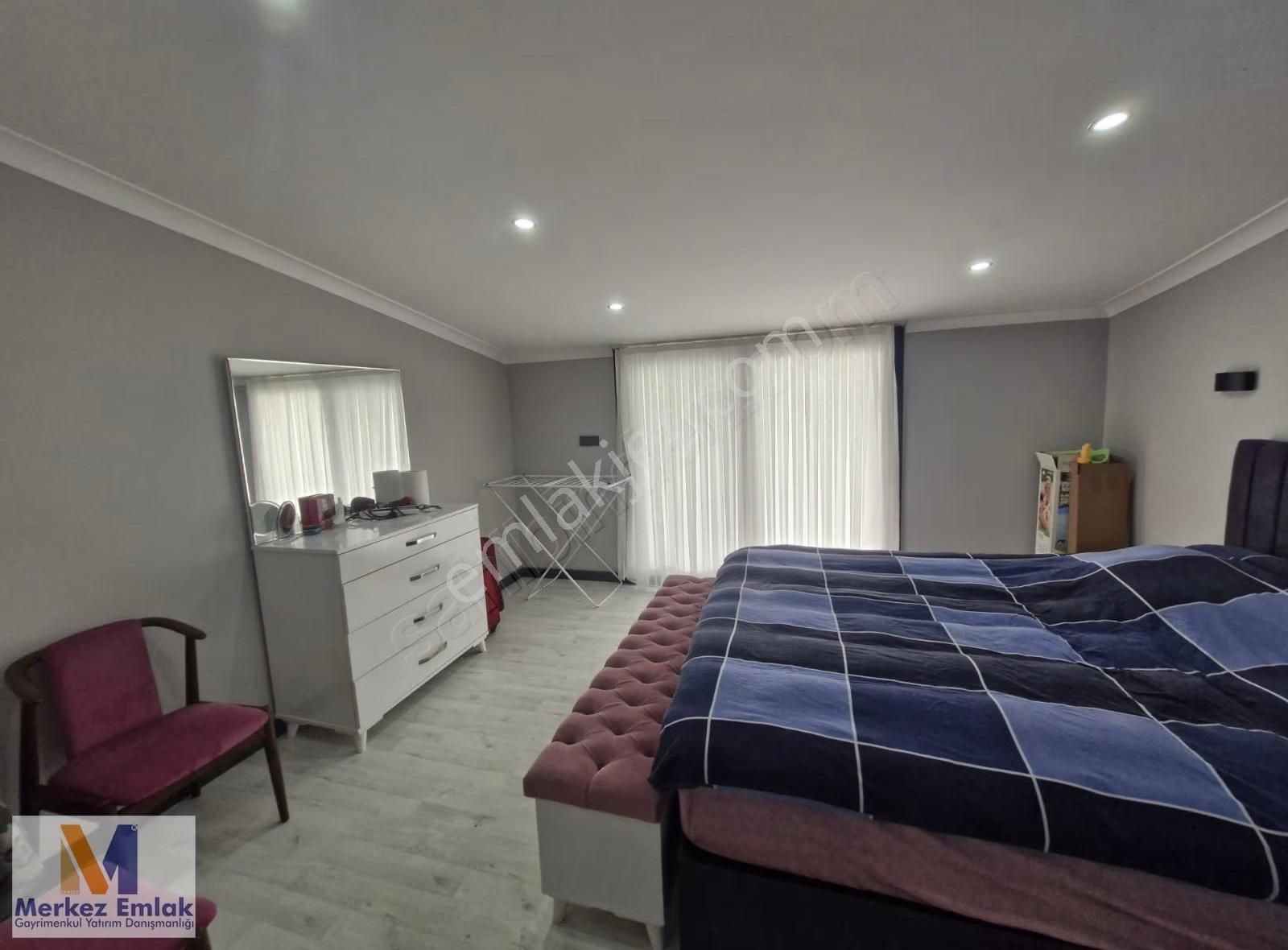 Merkez'den 3+1 Üç Cephesi Bahçeli Satılık Villa - Görsel 18