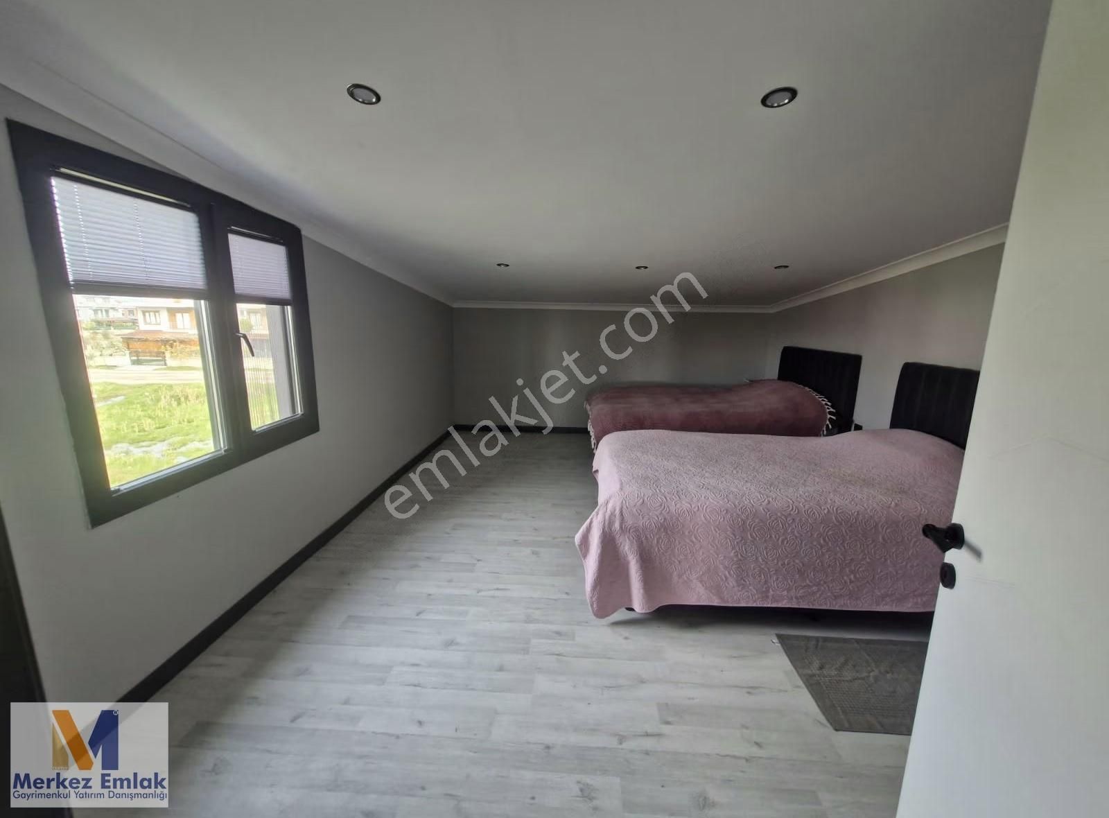 Merkez'den 3+1 Üç Cephesi Bahçeli Satılık Villa - Görsel 19