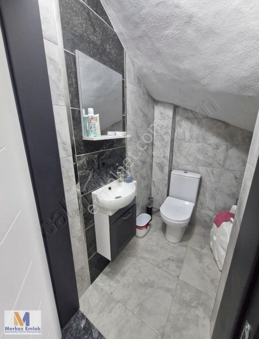 Merkez'den 3+1 Üç Cephesi Bahçeli Satılık Villa - Görsel 17