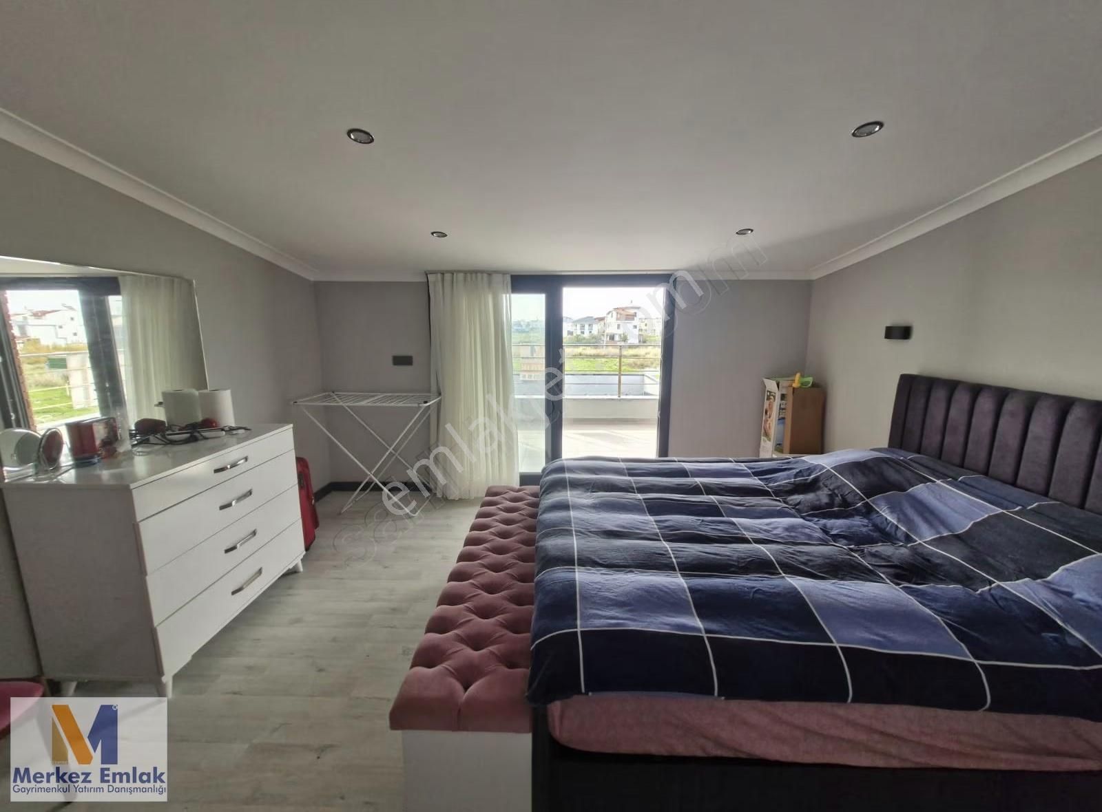 Merkez'den 3+1 Üç Cephesi Bahçeli Satılık Villa - Görsel 6