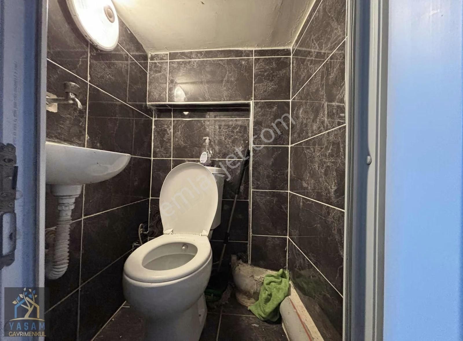 Yaşam Dan Satılık Cadde Üzeri Dükkan Giriş - Görsel 3