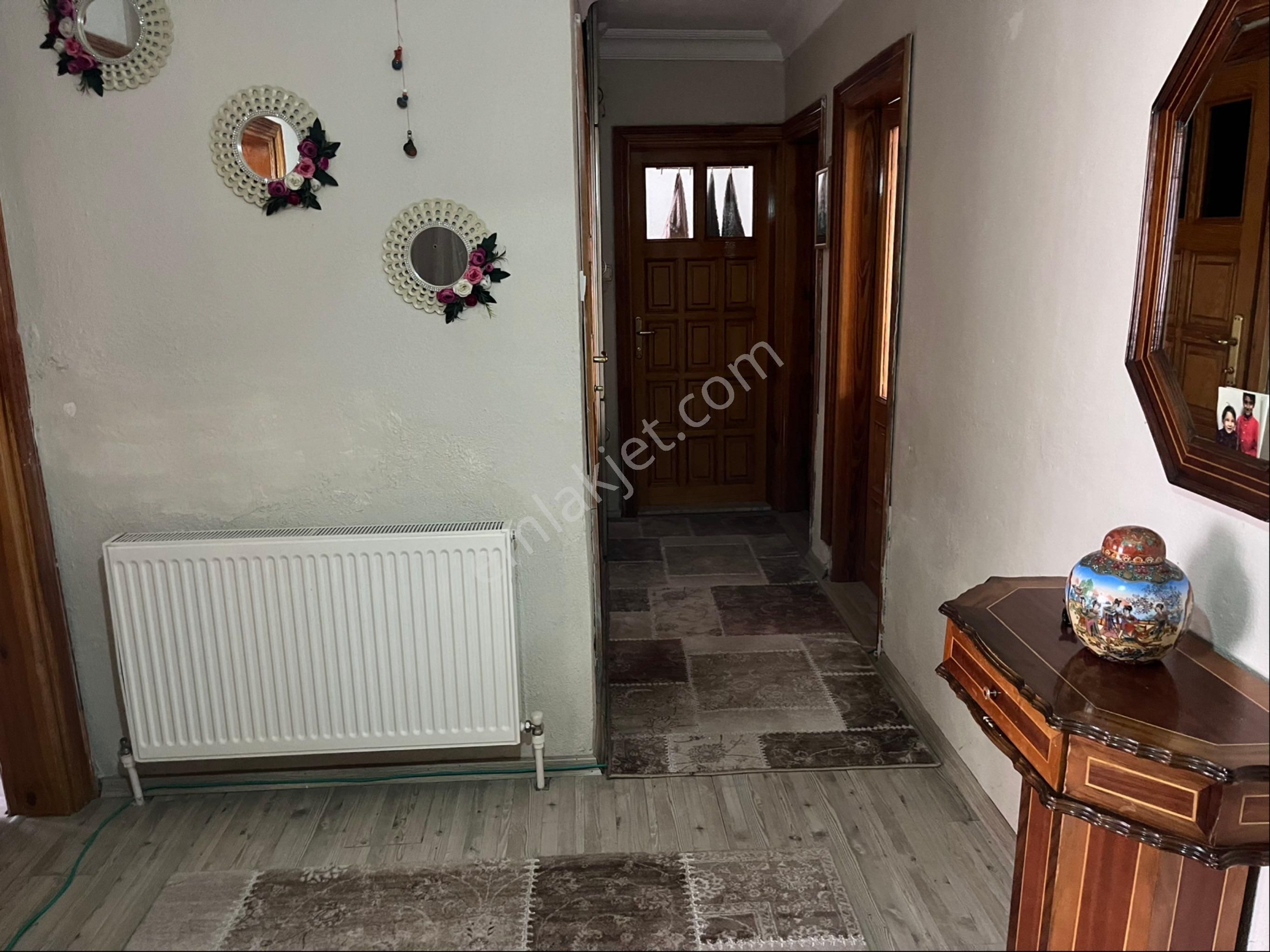 Cadde Üzerinde 3+140 M2 Geniş Daire Merkezde - Görsel 3