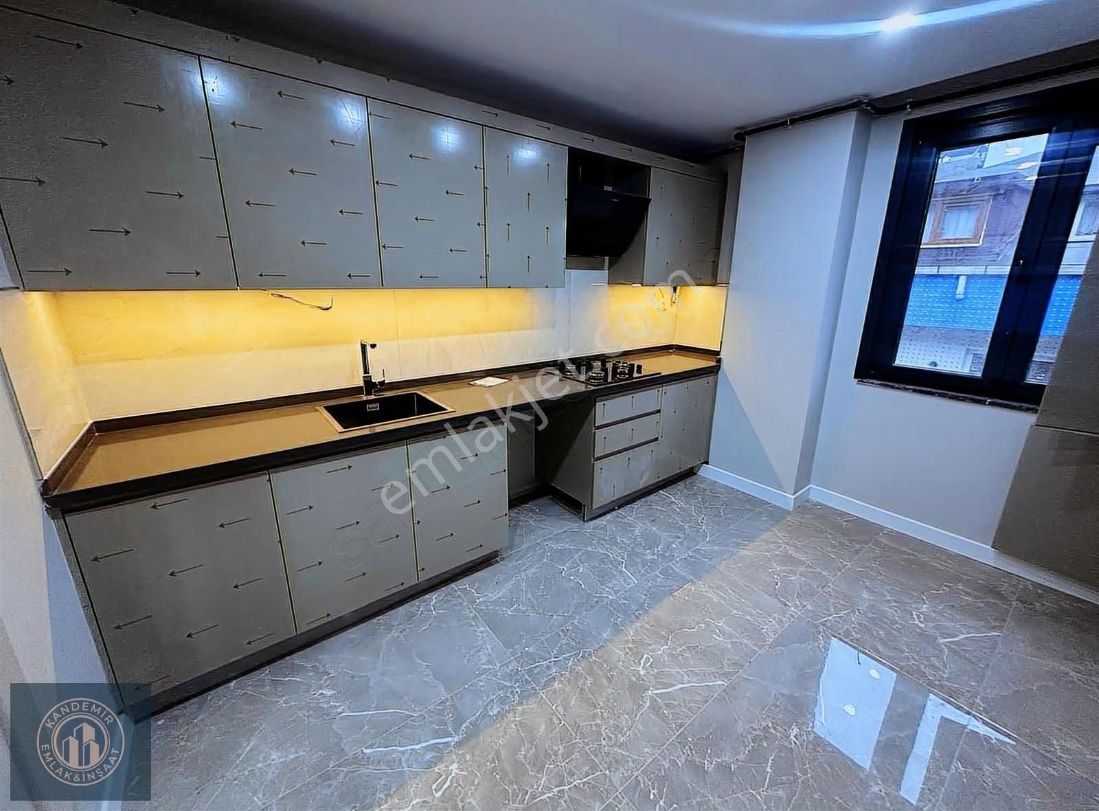 Namık Kemal'de 4+1 185 M2 Kaliteli İşçilik Satılık Daire - Görsel 9