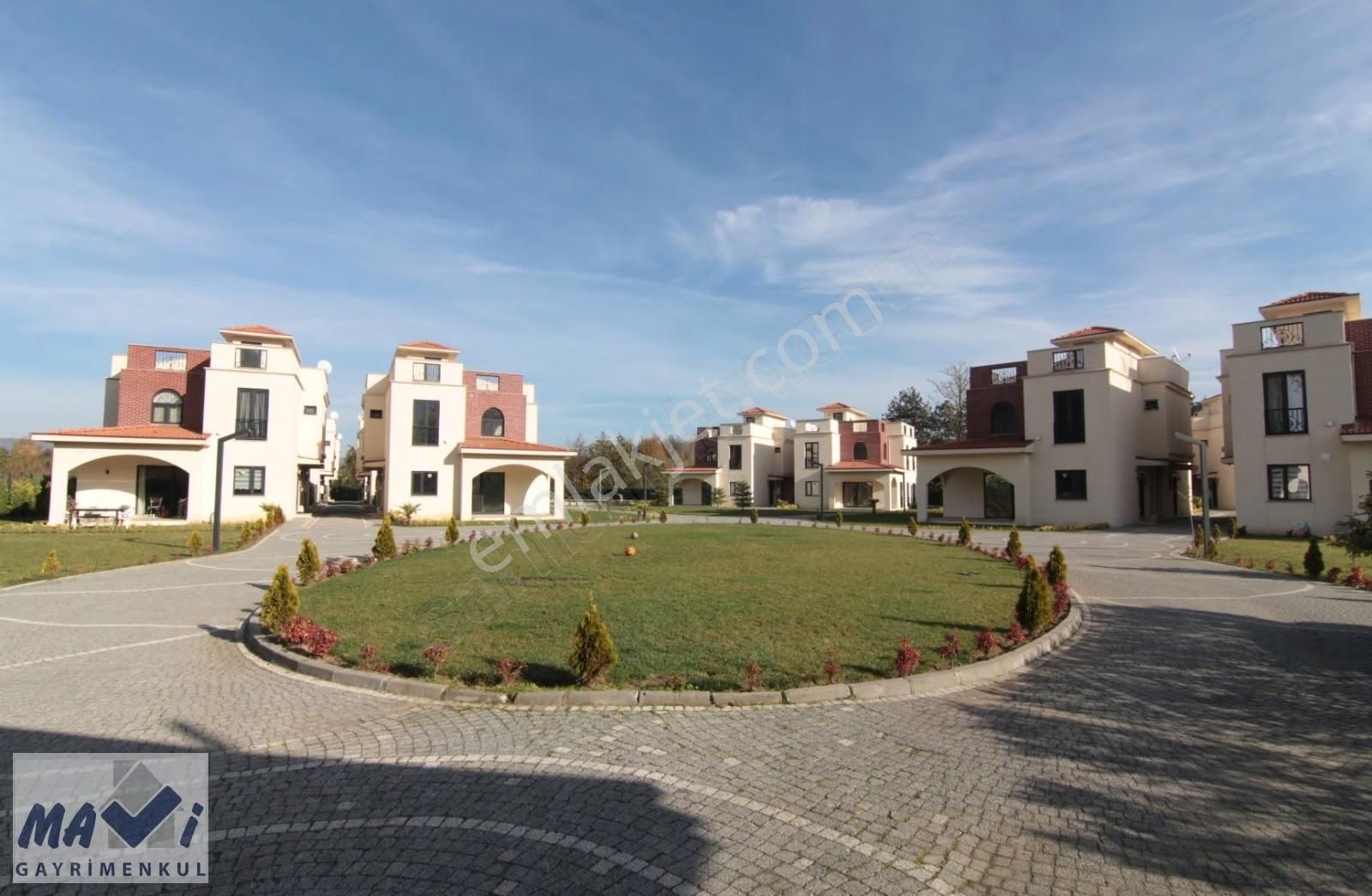 Mavi'den Kırkpınar'da Site İçi Bahçeli Havuzlu 3+1 Kiralık Villa - Görsel 6
