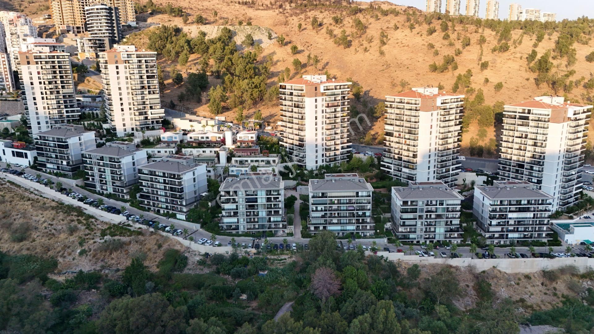 Park Yaşam Santorini Satılık 3+1 Daire Ara Kat Peyzaj Manzaralı