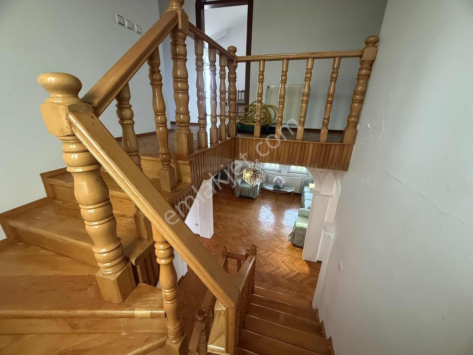 Emsalsiz Bir Yaşam: Denize Sıfır 7+1 Müstakil Villa - Görsel 33