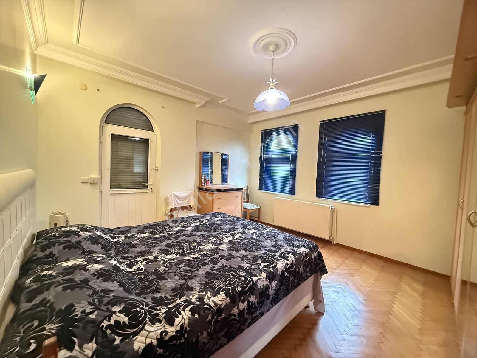 Emsalsiz Bir Yaşam: Denize Sıfır 7+1 Müstakil Villa - Görsel 7