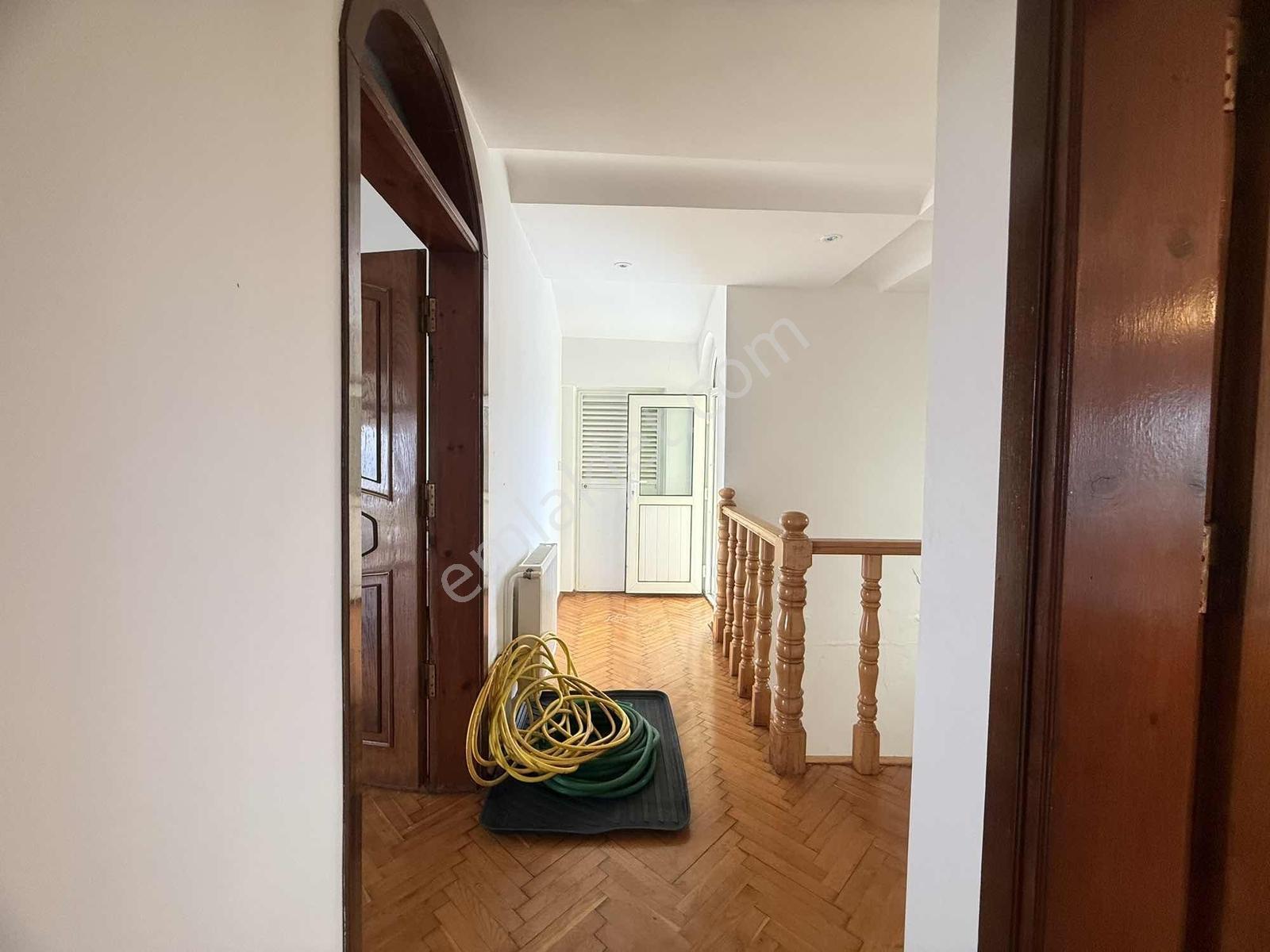 Emsalsiz Bir Yaşam: Denize Sıfır 7+1 Müstakil Villa - Görsel 31