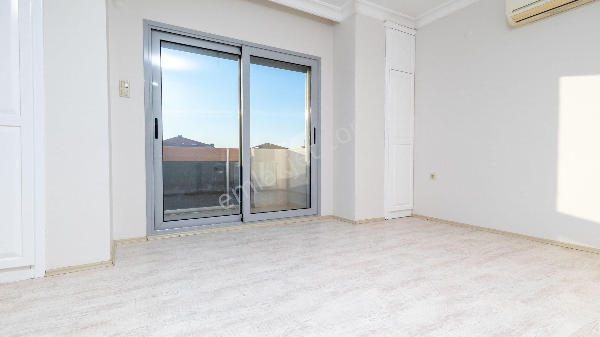 Güzelbahçe Oasis Evleri Satılık 4+1 Teraslı Dubleks Daire Boş - Görsel 23