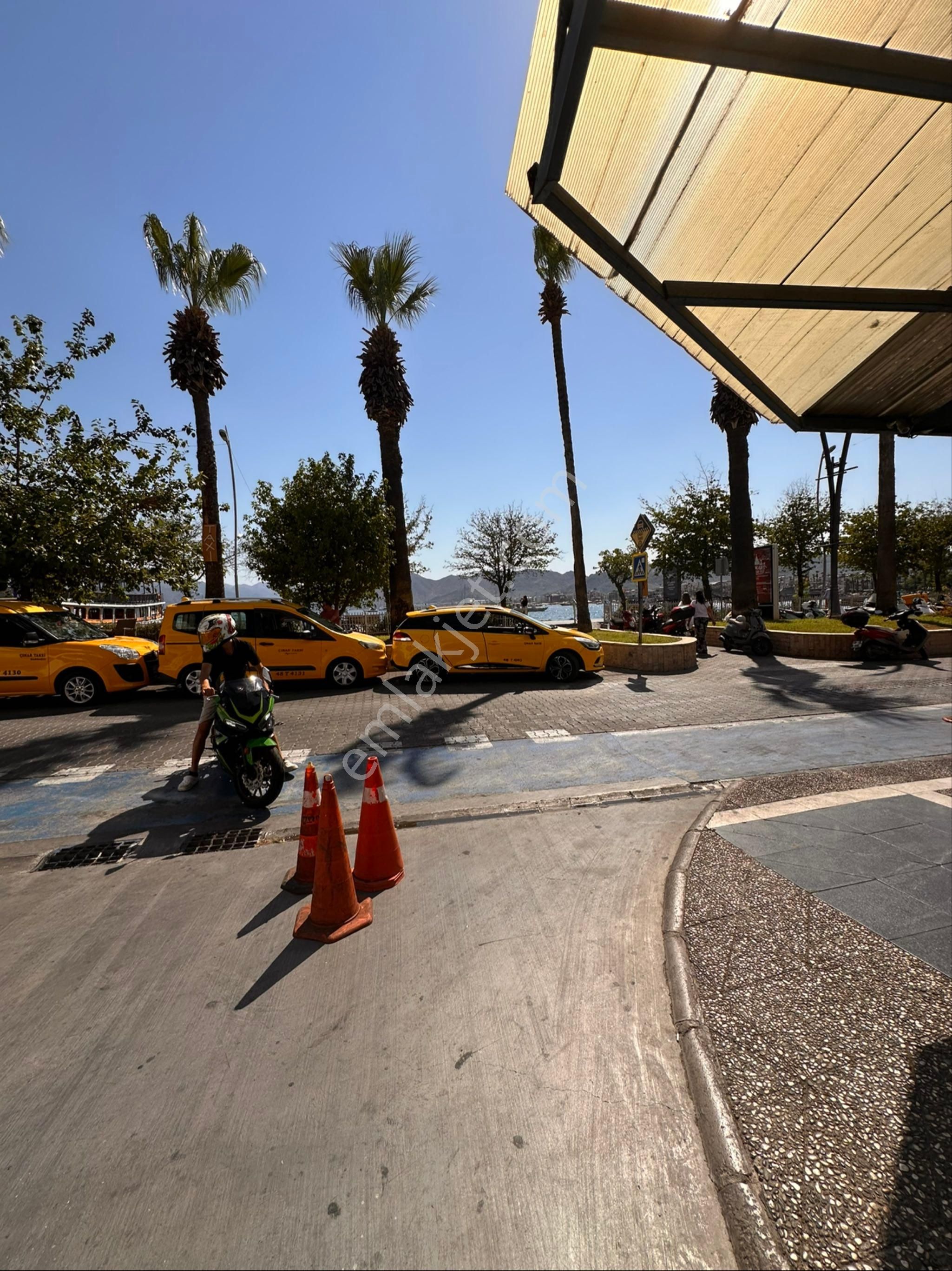 Marmaris Merkez’de Satılık Emsalsiz Deniz’e 50m Dükkan - Görsel 17