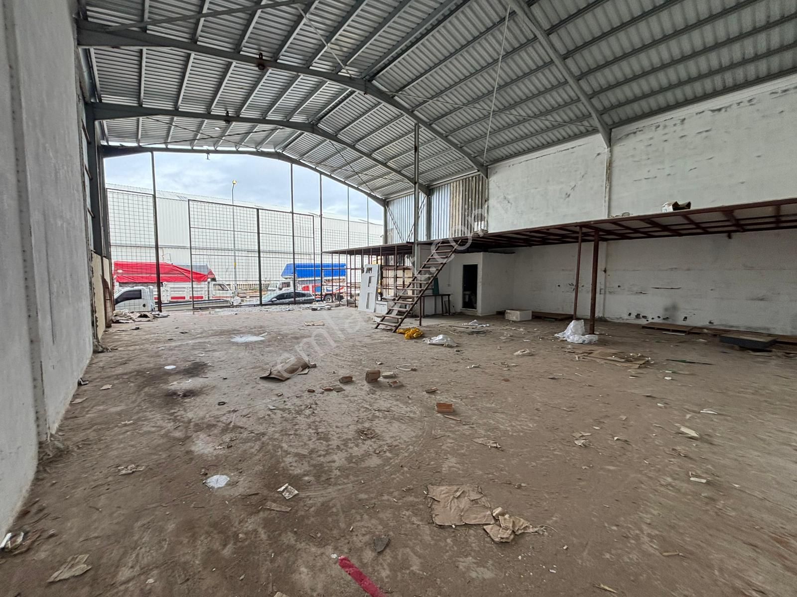 Usta Gayrimenkul'den Kiralık Sanayide 250 M2 Dükkan-depo - Görsel 3