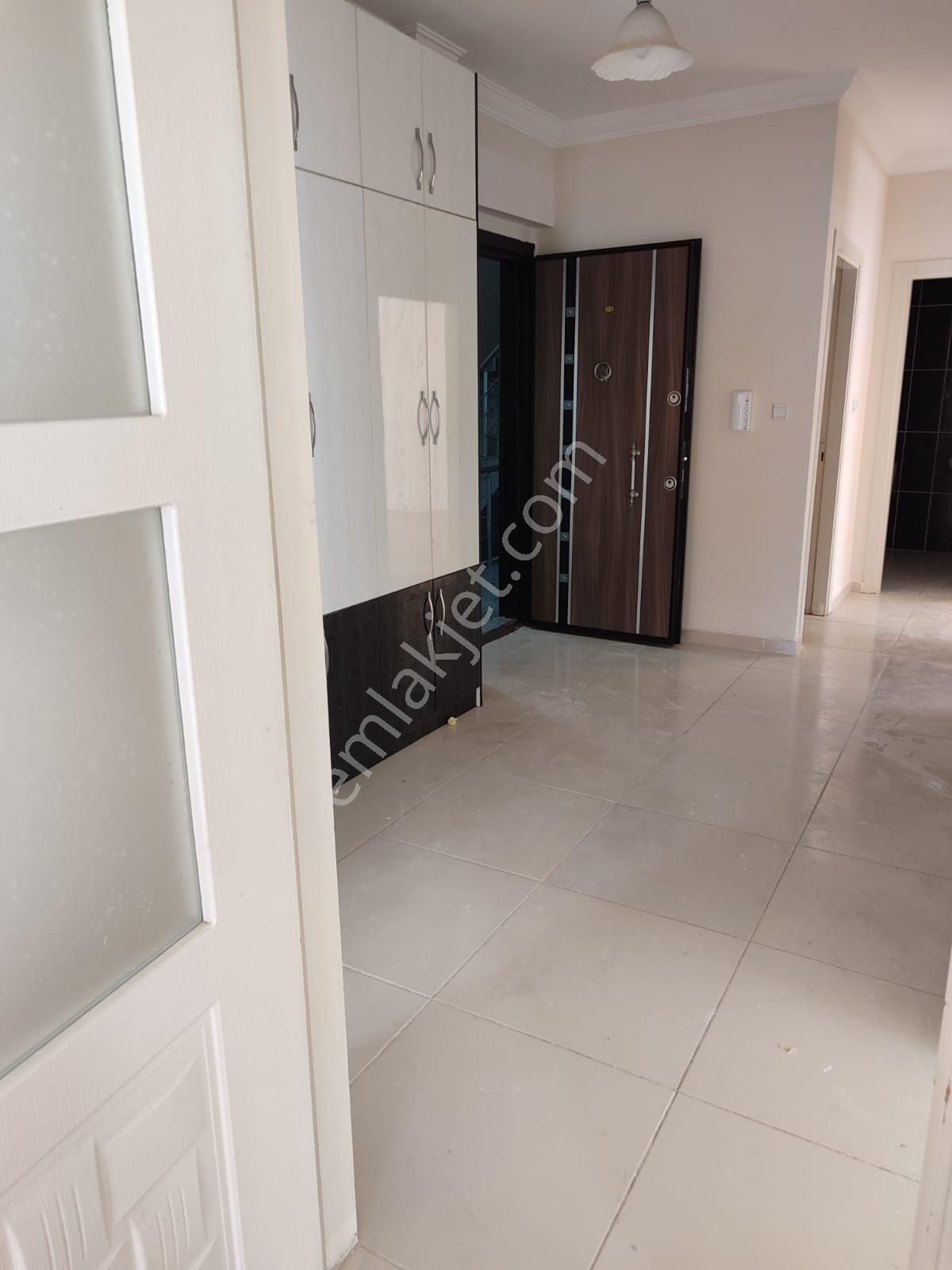 Akçe'den Merkezi Lokasyonda Bakımlı Ara Kat Fırsat Daire - Görsel 7