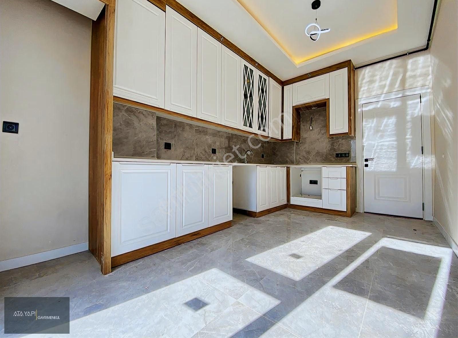 Şemikler'de Tüm Odaları Kullanışlı Ön Cephe Daire - Görsel 22