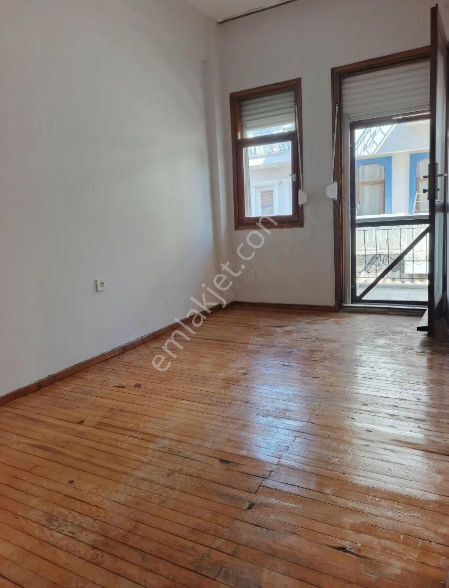 Foça İsmetpaşa'da Denize Sıfır 2+1 Daire - Görsel 5