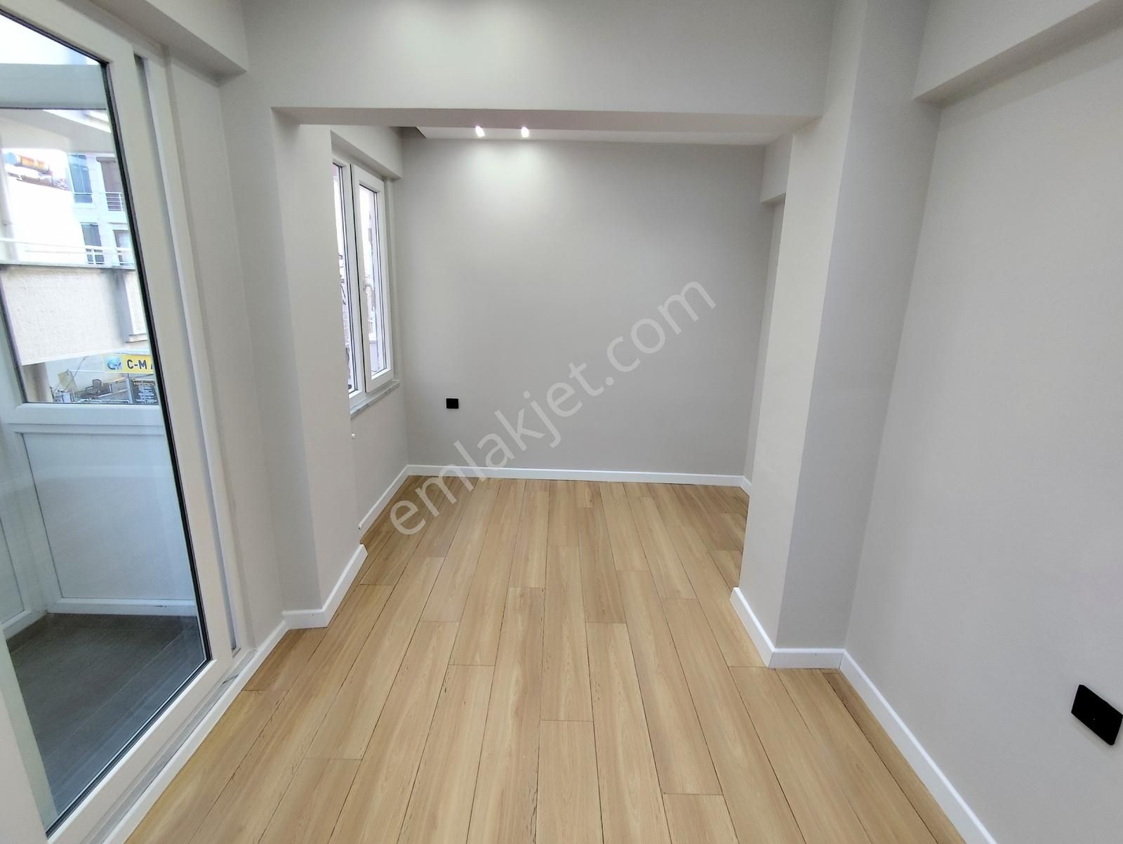 Akçay Sarıkız'da Yenilenmiş Tasarım Denize Çok Yakın 2+1 Daire - Görsel 35