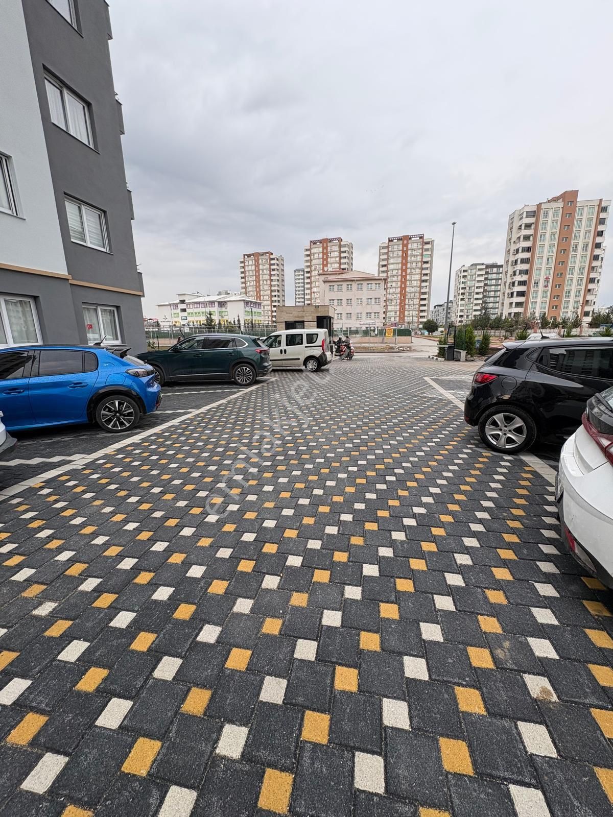 Aydınlar Da Site İçerisin De Havuzlu Güvenlikli 2+1 Kiralık Daire - Görsel 16