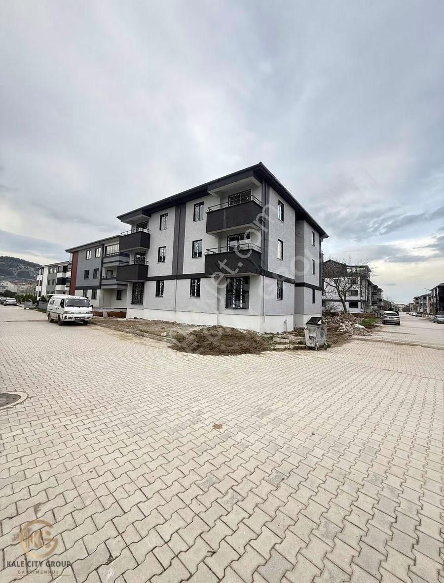 Biga Yeni Yaka'da Bahçeli Nizam Sıfır Satılık 1+1 Daire 50 M2