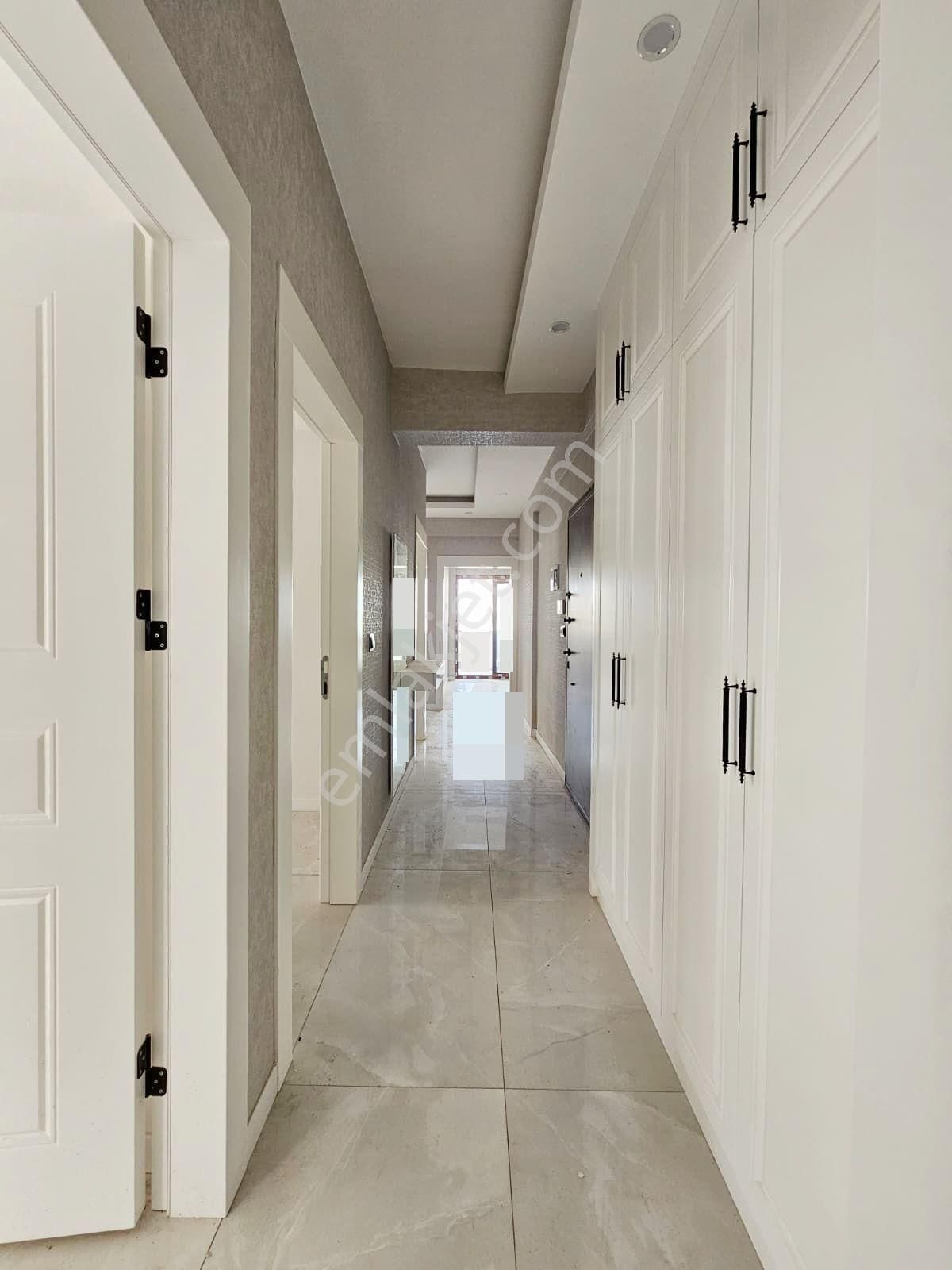 Denizli Çakmak'ta 3+1 150 M2 Mükemmel Konumda Satılık Lüks Daire - Görsel 24