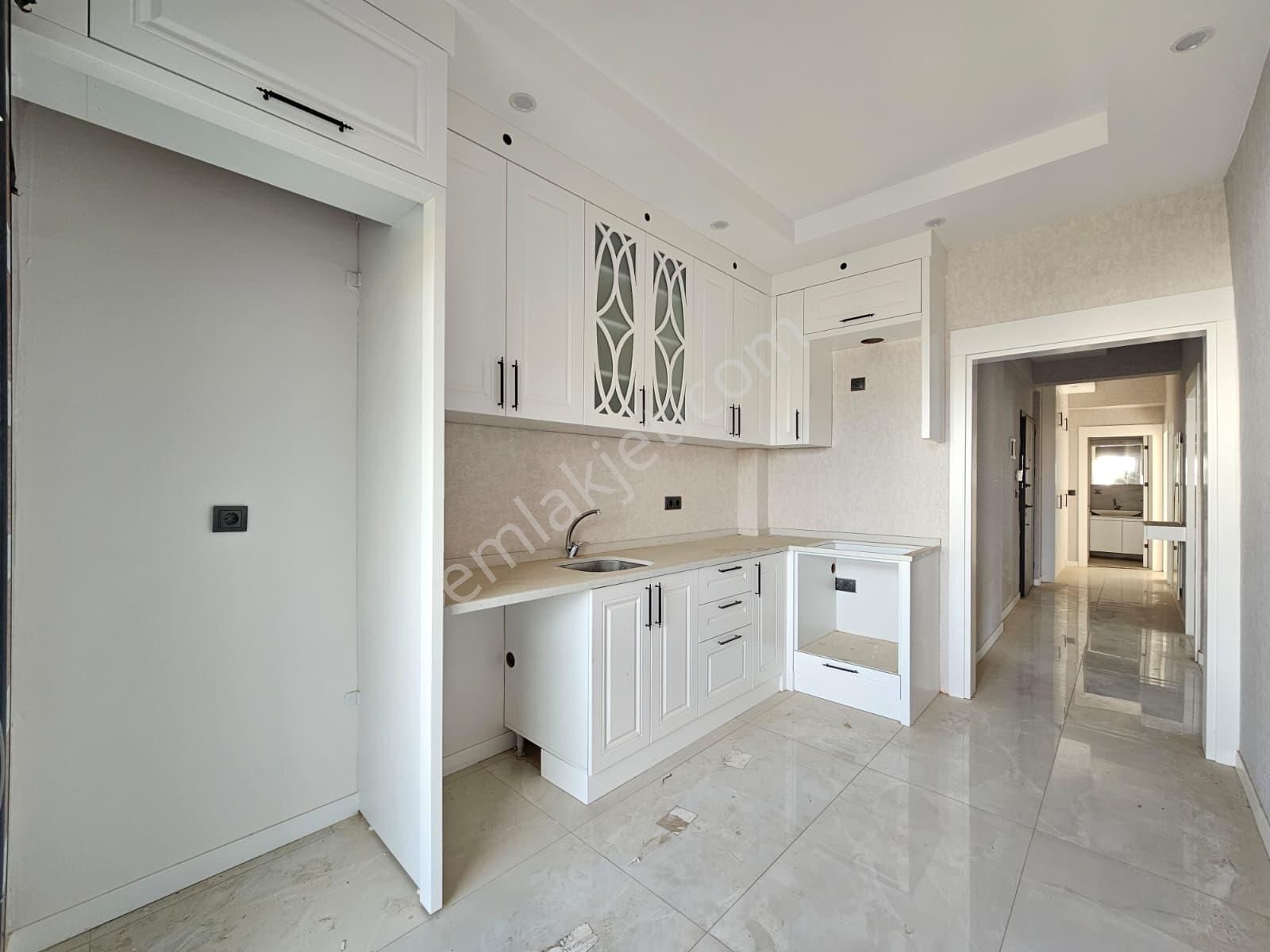 Denizli Çakmak'ta 3+1 150 M2 Mükemmel Konumda Satılık Lüks Daire - Görsel 2