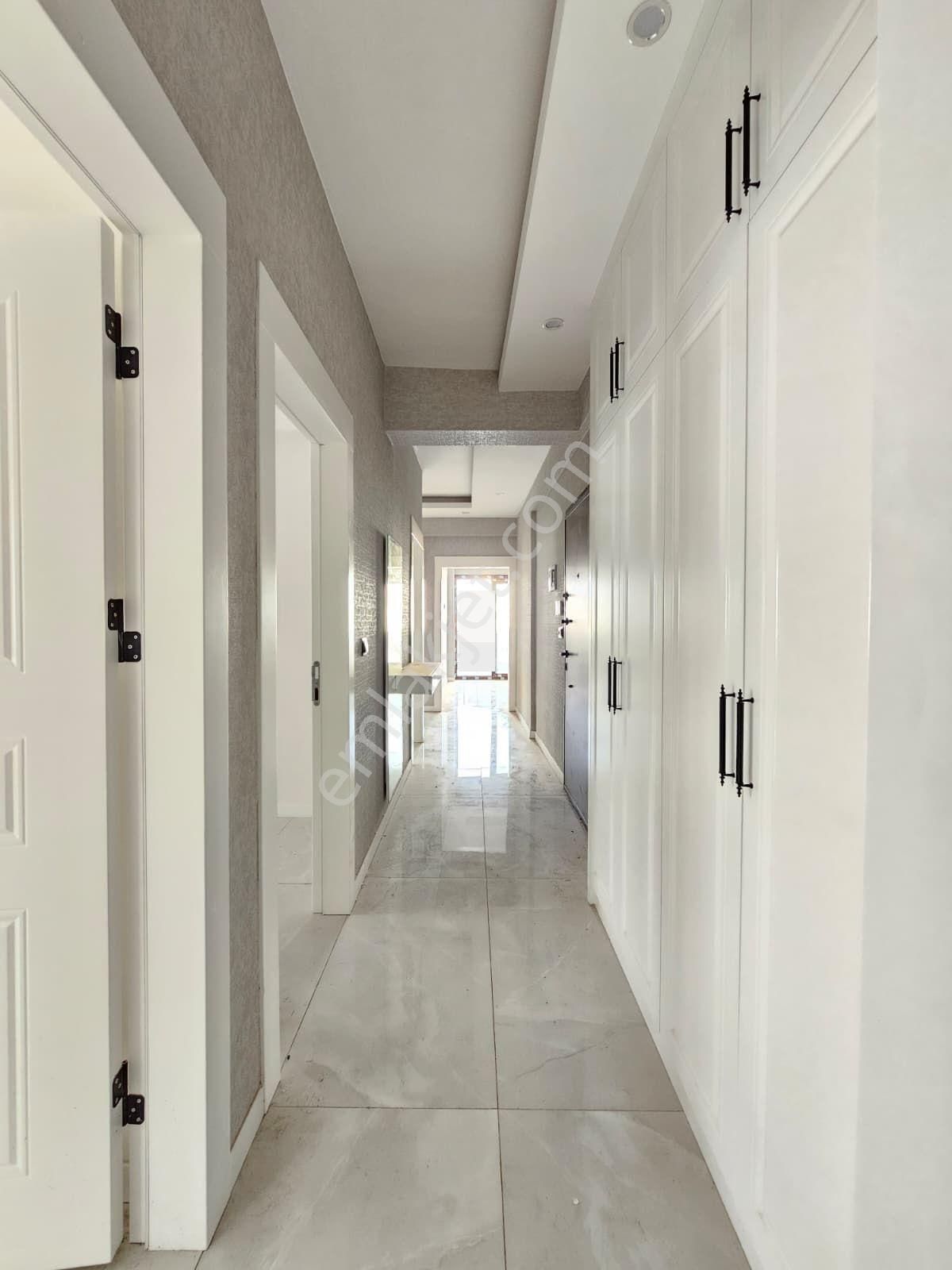 Denizli Çakmak'ta 3+1 150 M2 Mükemmel Konumda Satılık Lüks Daire - Görsel 31