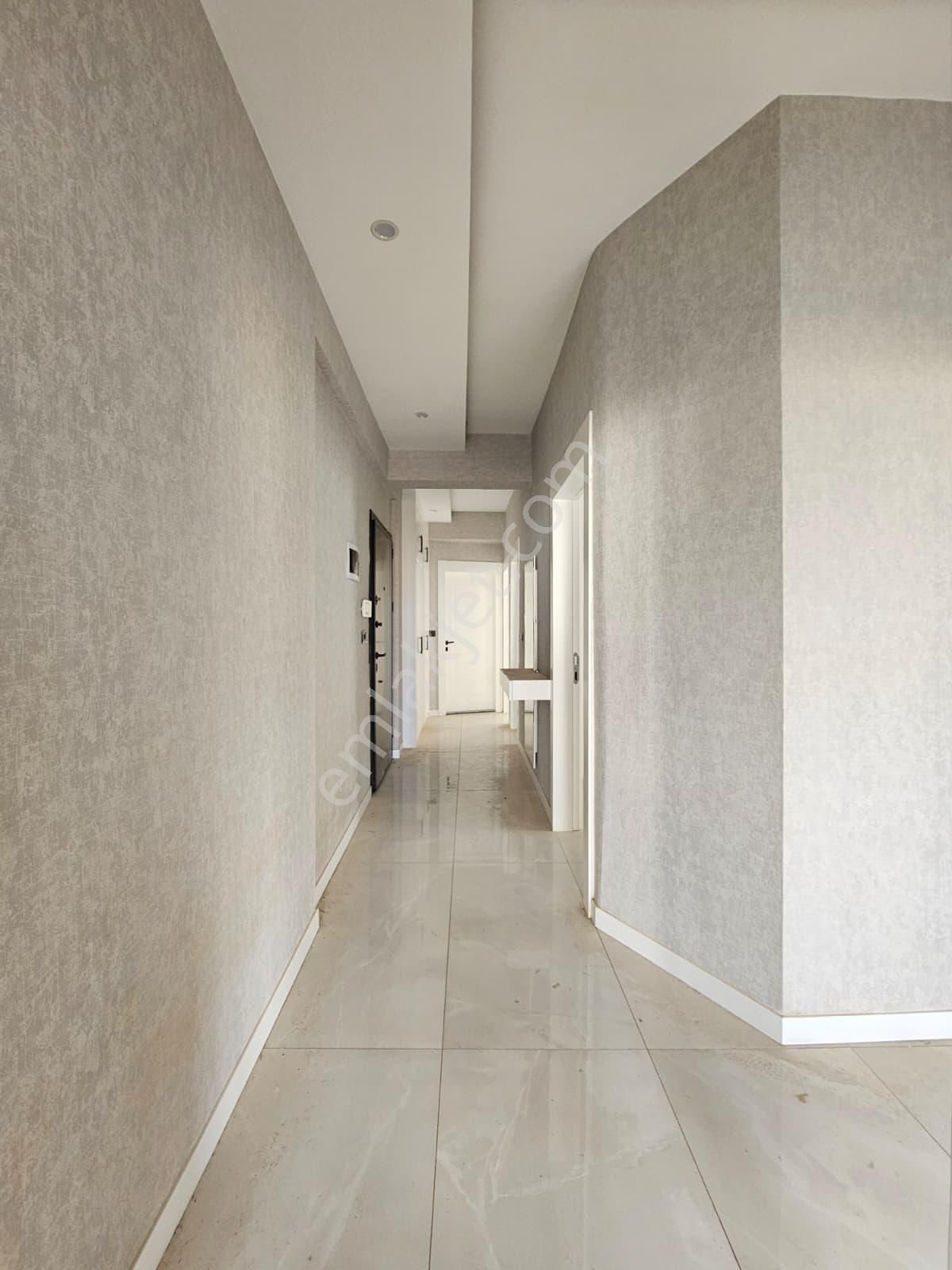 Denizli Çakmak'ta 3+1 150 M2 Mükemmel Konumda Satılık Lüks Daire - Görsel 28