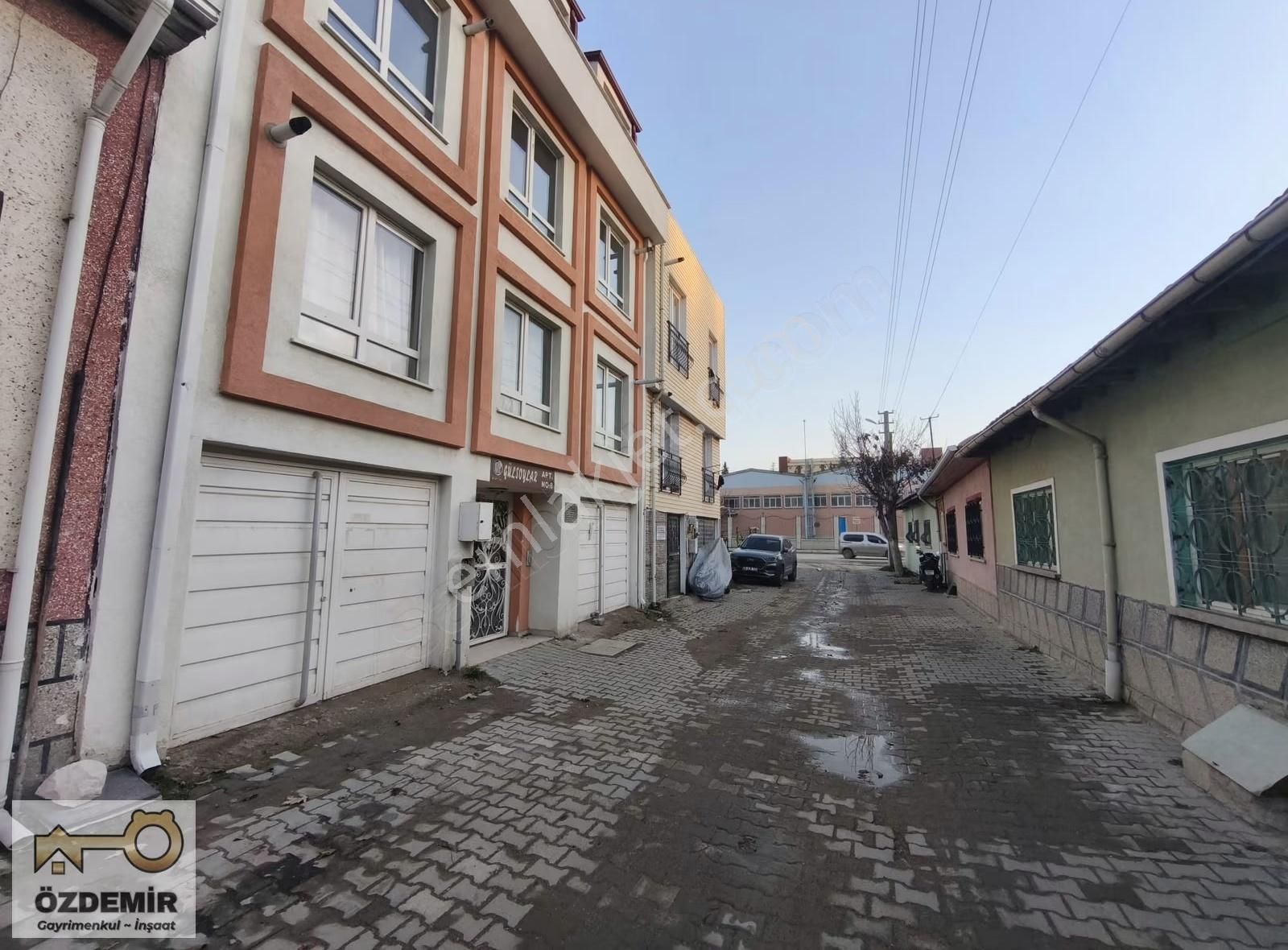 Özdemir'den Anadolu Ünv. Yanı Satılık Eşyalı 1+1