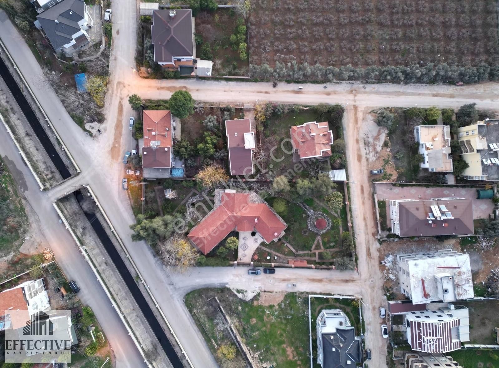 Döşemealtı 2080 M² Arsa İçinde Vintage 4+1 Mükemmel Villa - Görsel 22