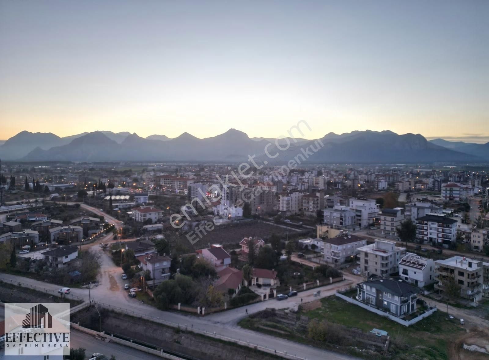 Döşemealtı 2080 M² Arsa İçinde Vintage 4+1 Mükemmel Villa - Görsel 11