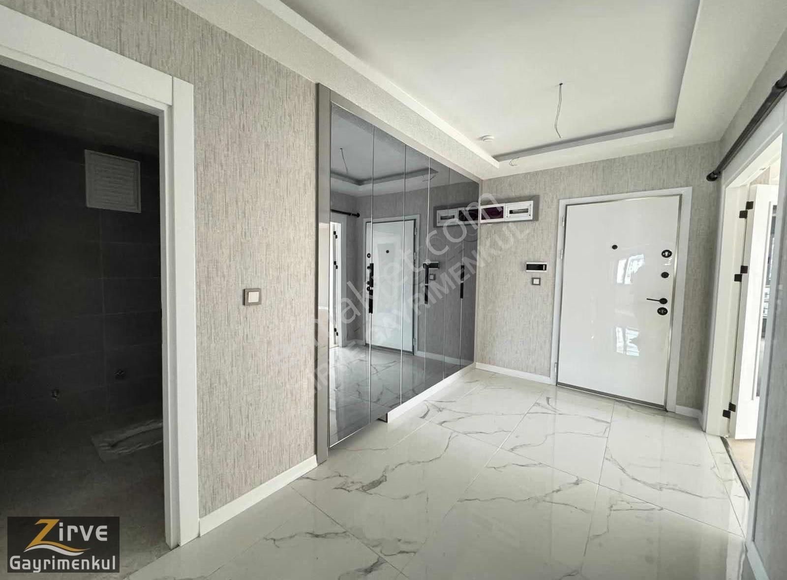 Zirve Emlaktan Hastane Yakını Cadde Üzeri Lüks Daire - Görsel 3