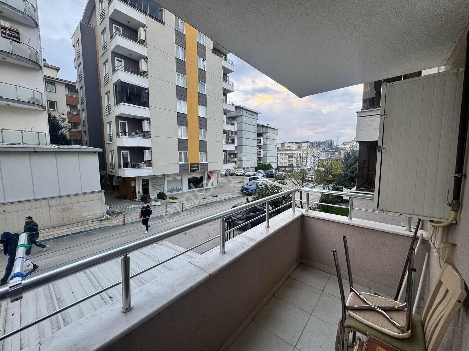 Cevizlik Cad. Üzerinde Aile Binasında 2+1 Arakat Daire - Görsel 24