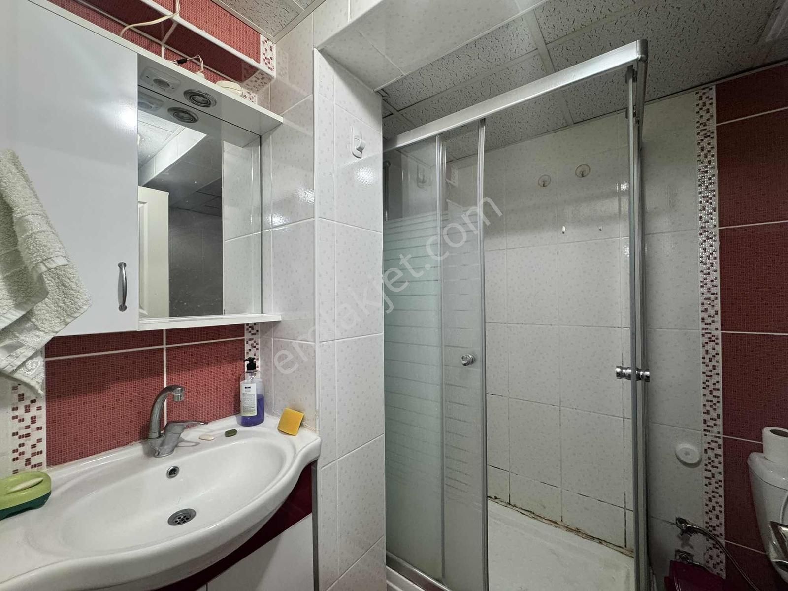 Cevizlik Cad. Üzerinde Aile Binasında 2+1 Arakat Daire - Görsel 15