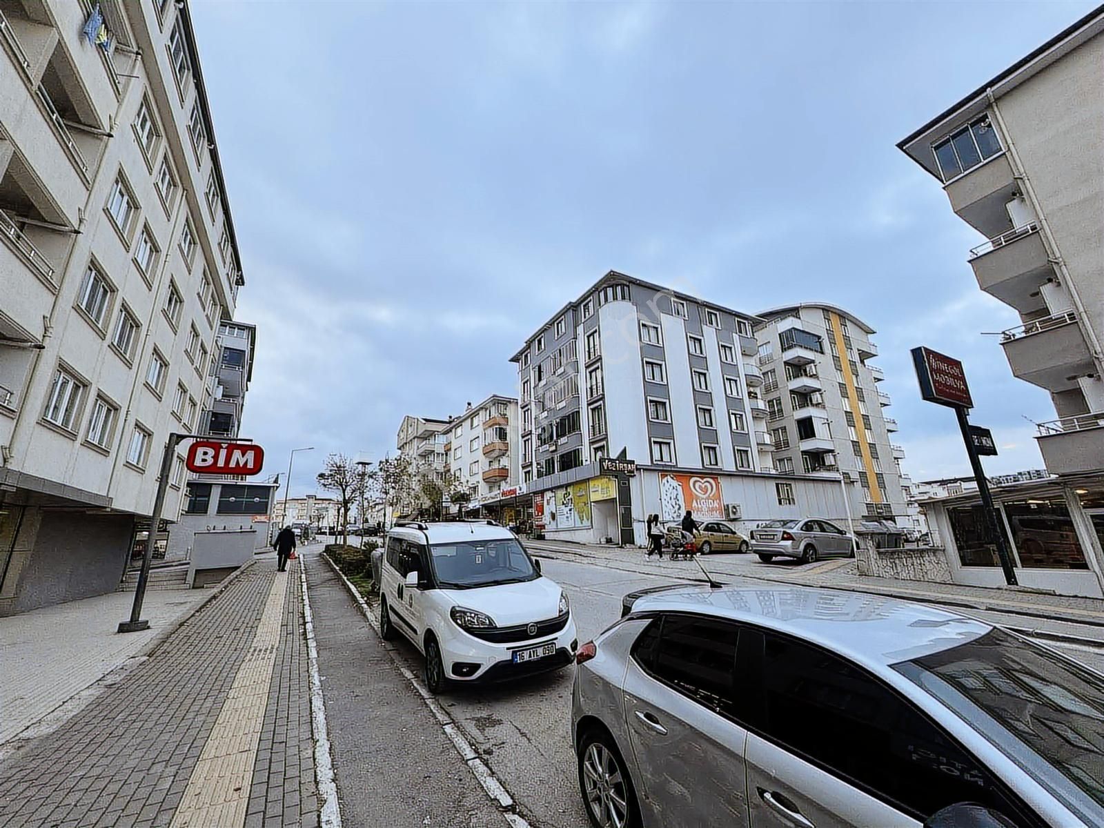 Cevizlik Cad. Üzerinde Aile Binasında 2+1 Arakat Daire - Görsel 2