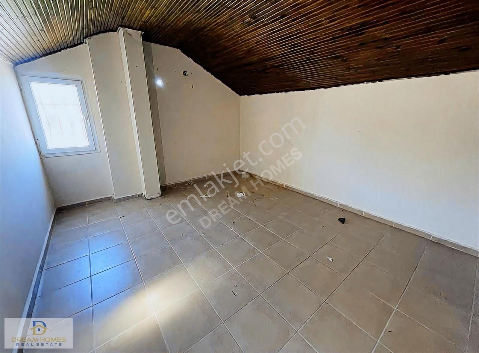 Foça Mahallesinde Havuzlu Site İçerisinde 4+1 Villa - Görsel 12