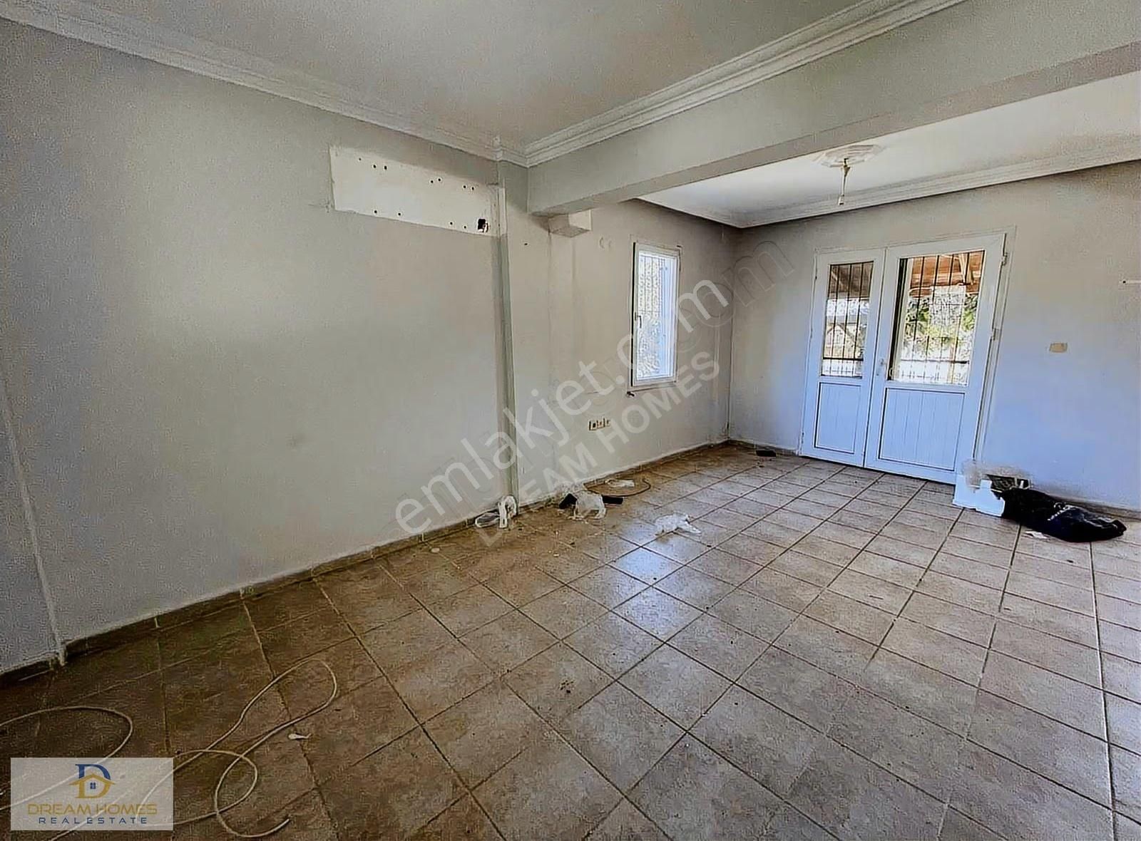 Foça Mahallesinde Havuzlu Site İçerisinde 4+1 Villa - Görsel 8