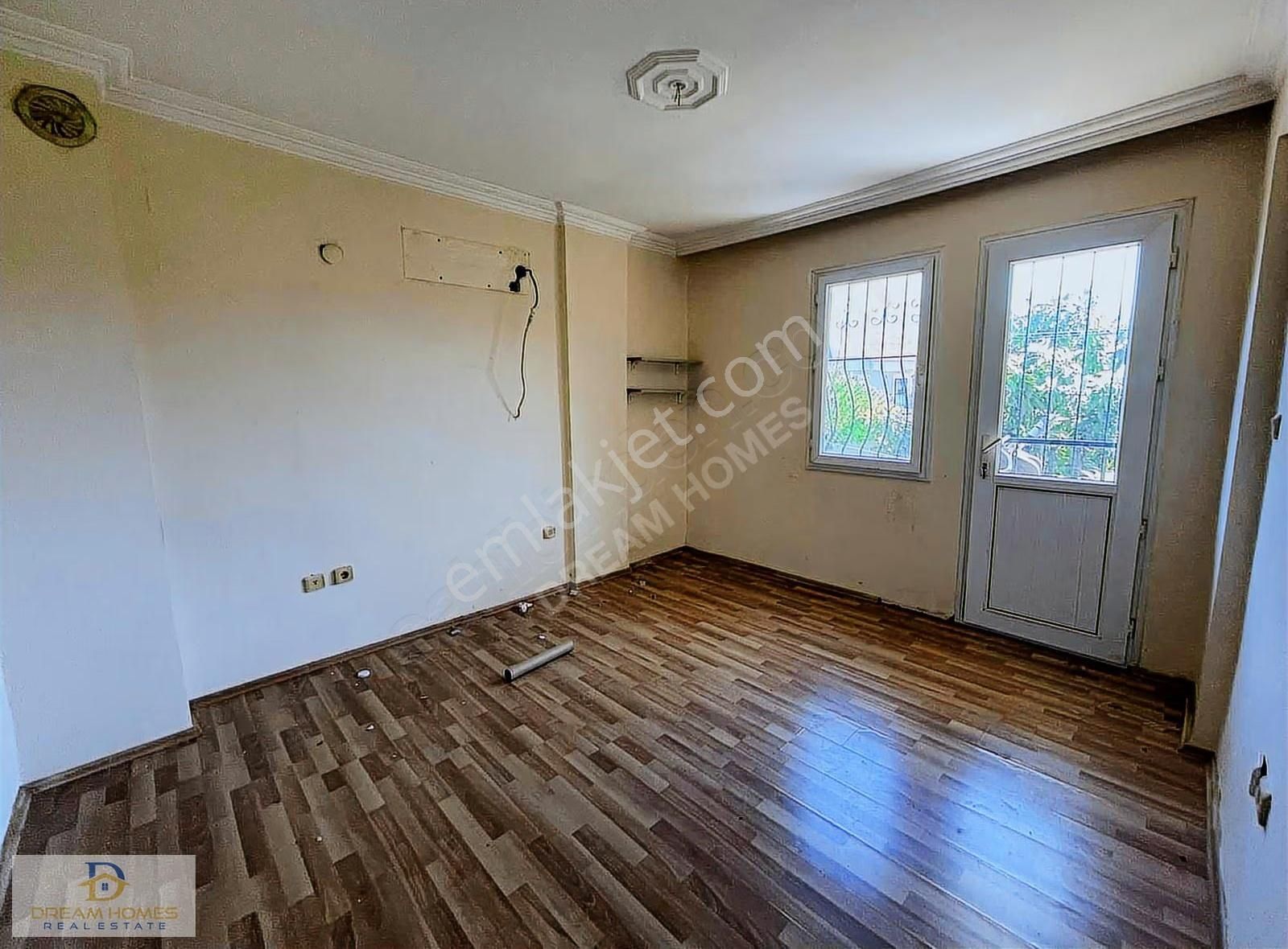 Foça Mahallesinde Havuzlu Site İçerisinde 4+1 Villa - Görsel 3