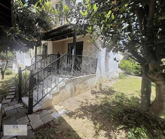 Foça Mahallesinde Havuzlu Site İçerisinde 4+1 Villa - Görsel 5