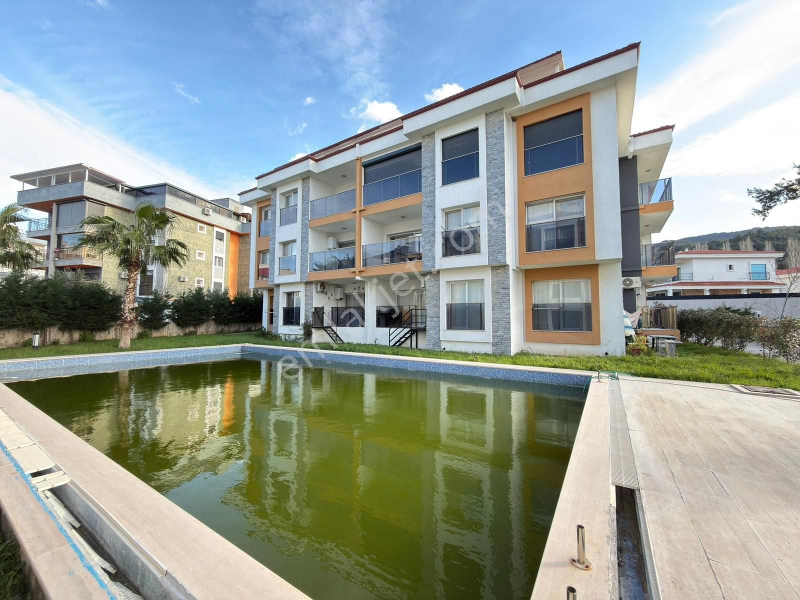 ‎🏡 Hazar Gayrimenkulden | Havuzlu Sitede Satılık 2+1 Daire