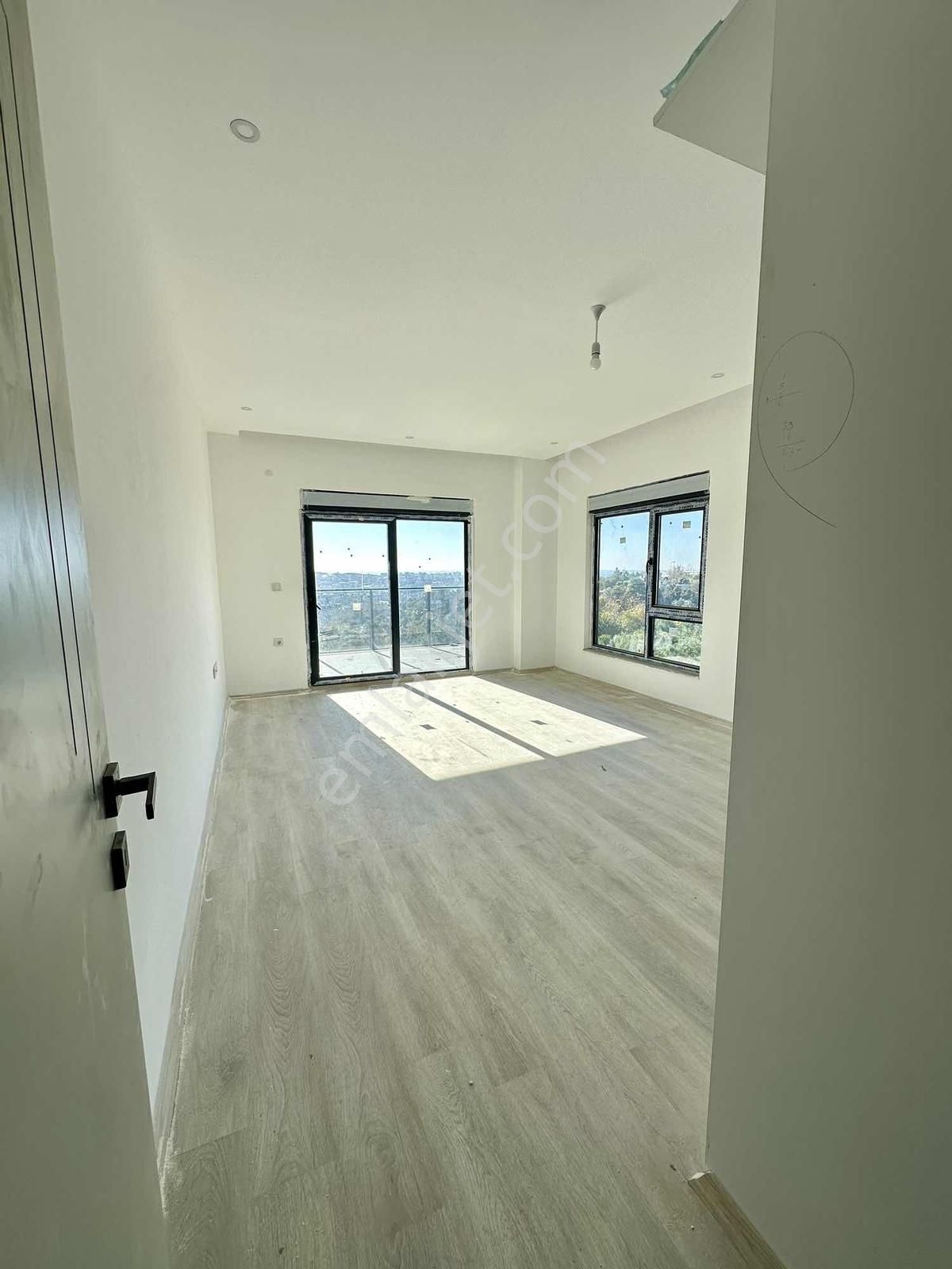 Alanya Çıplaklı'da Manzaralı 2+1 Sıfır Daire